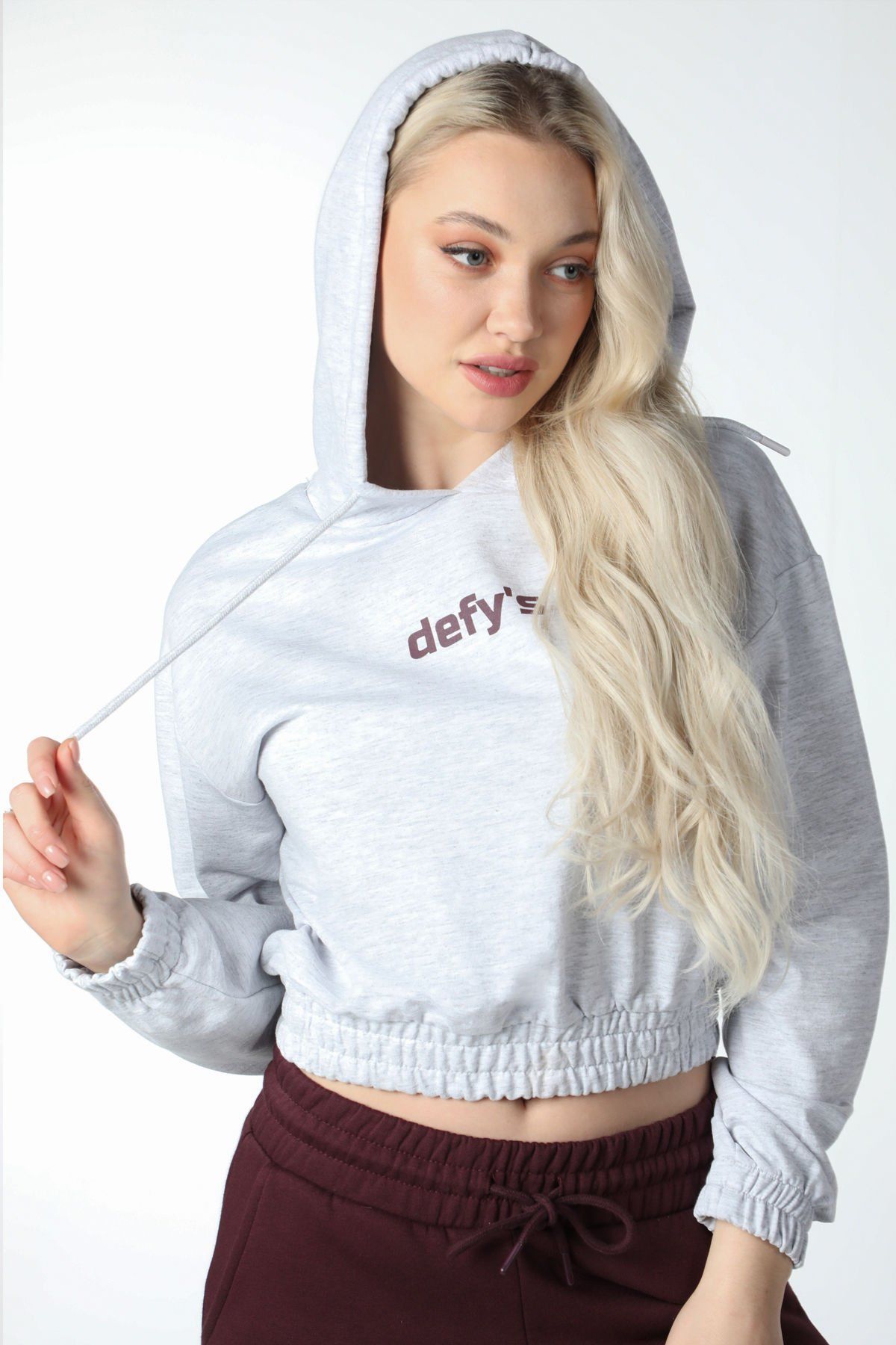 Kadın Kapüşonlu Regular Fit Baskılı Crop Sweatshirt - Gri