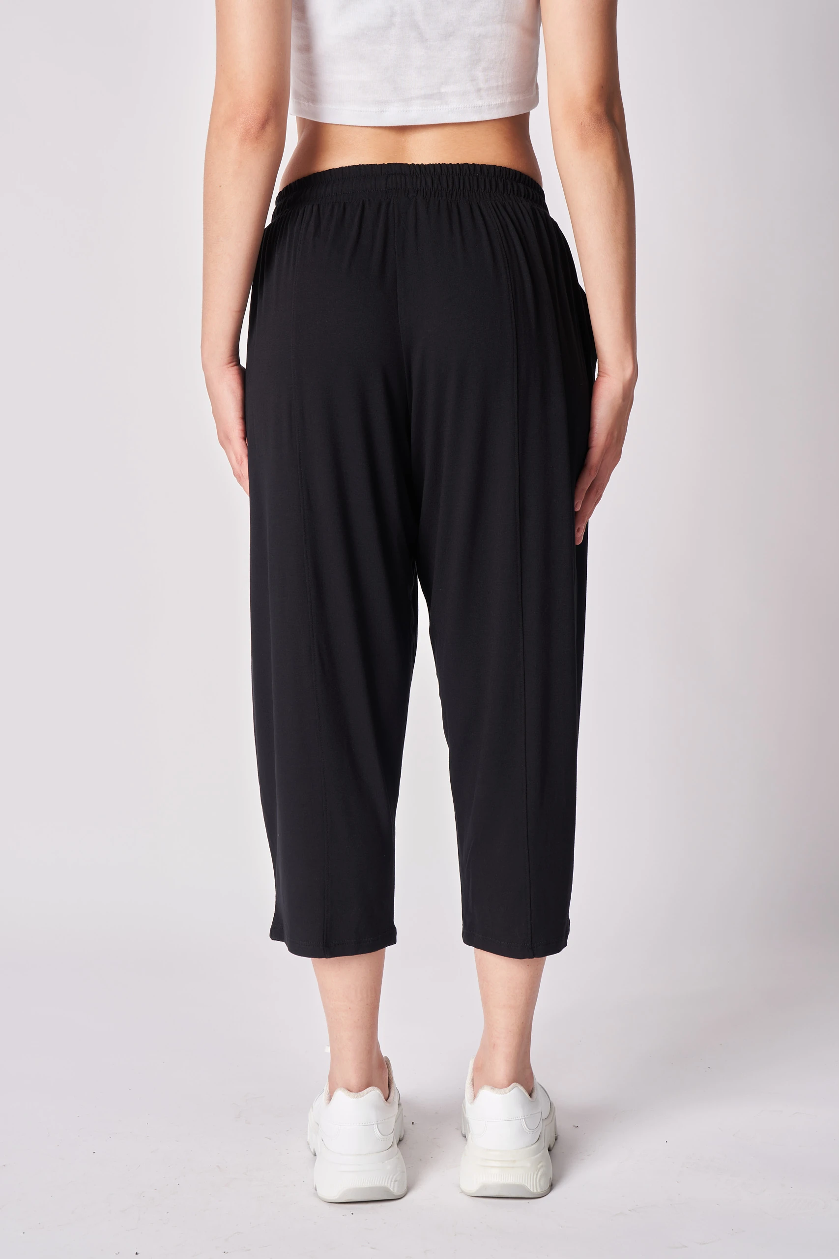 Kadın Beli Lastikli Regular Fit Dikiş Detaylı Şalvar Pantolon - Siyah