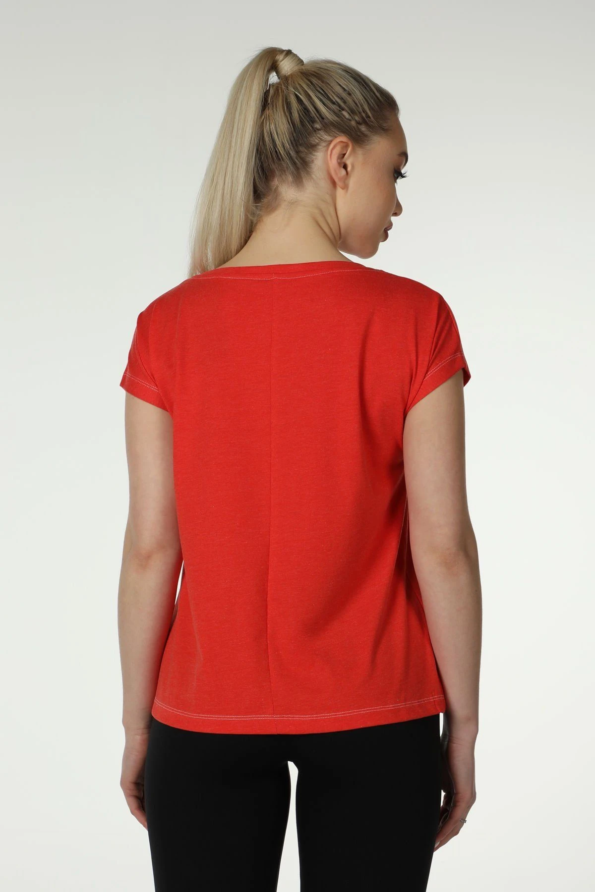Kadın Bisiklet Yaka Kısa Kollu Regular Fit Renkli Baskılı Tişört - Kırmızı