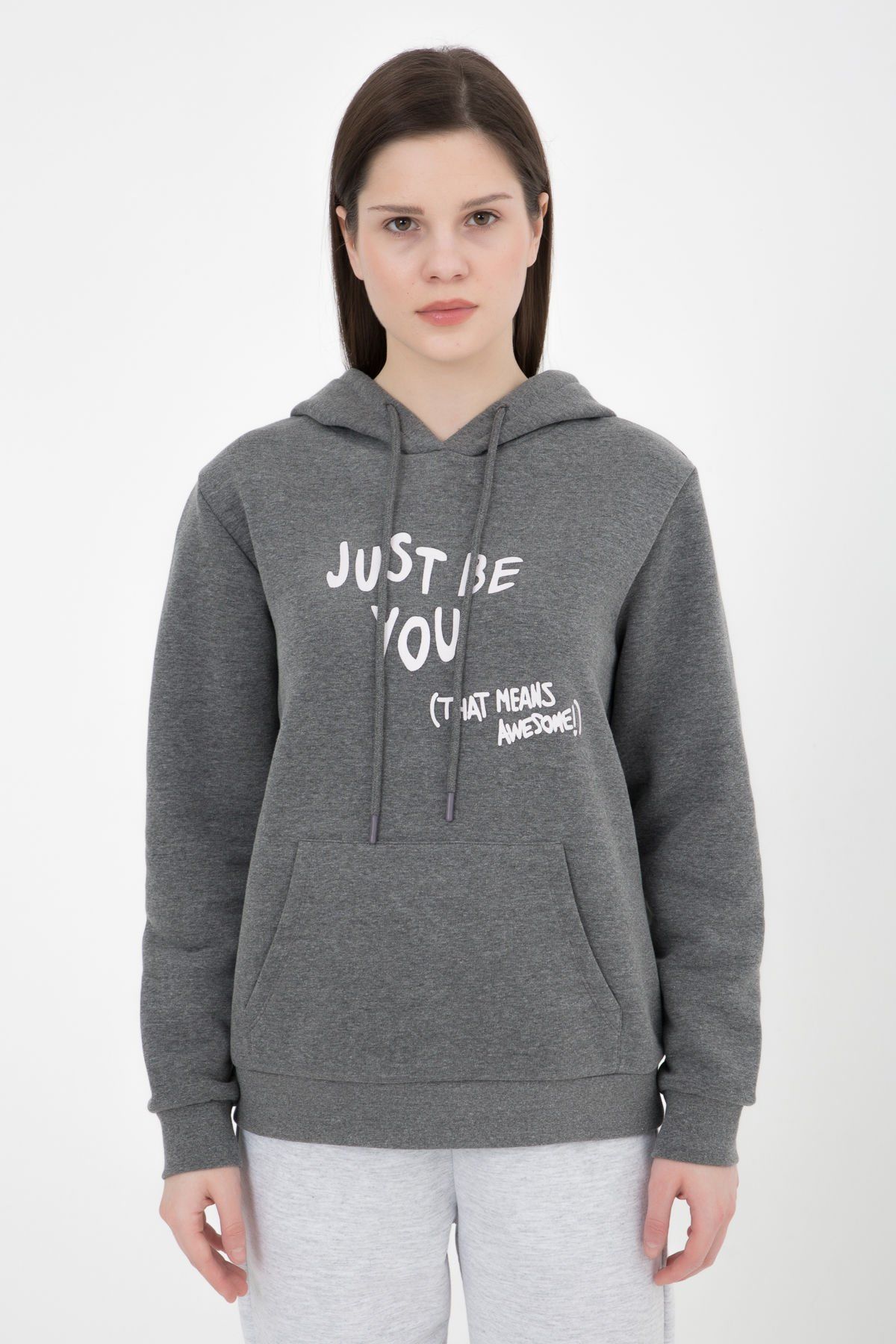 Kadın Kapüşonlu Regular Fit Şardonlu Baskılı Sweatshirt - Antrasit