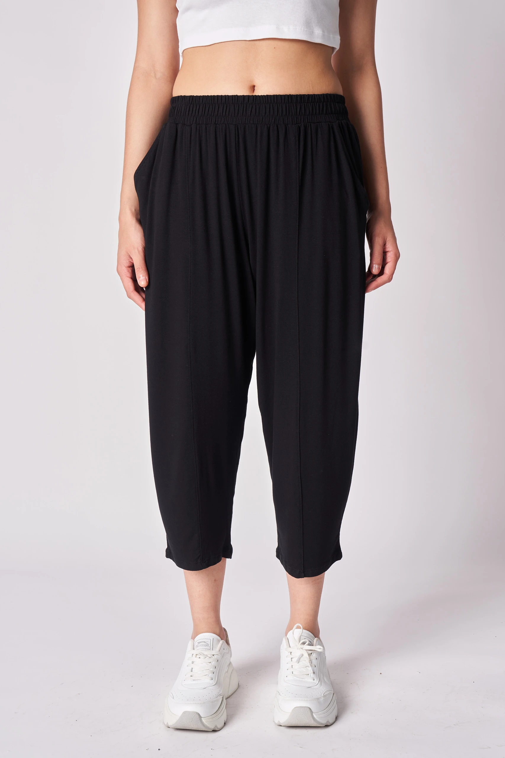 Kadın Beli Lastikli Regular Fit Dikiş Detaylı Şalvar Pantolon - Siyah