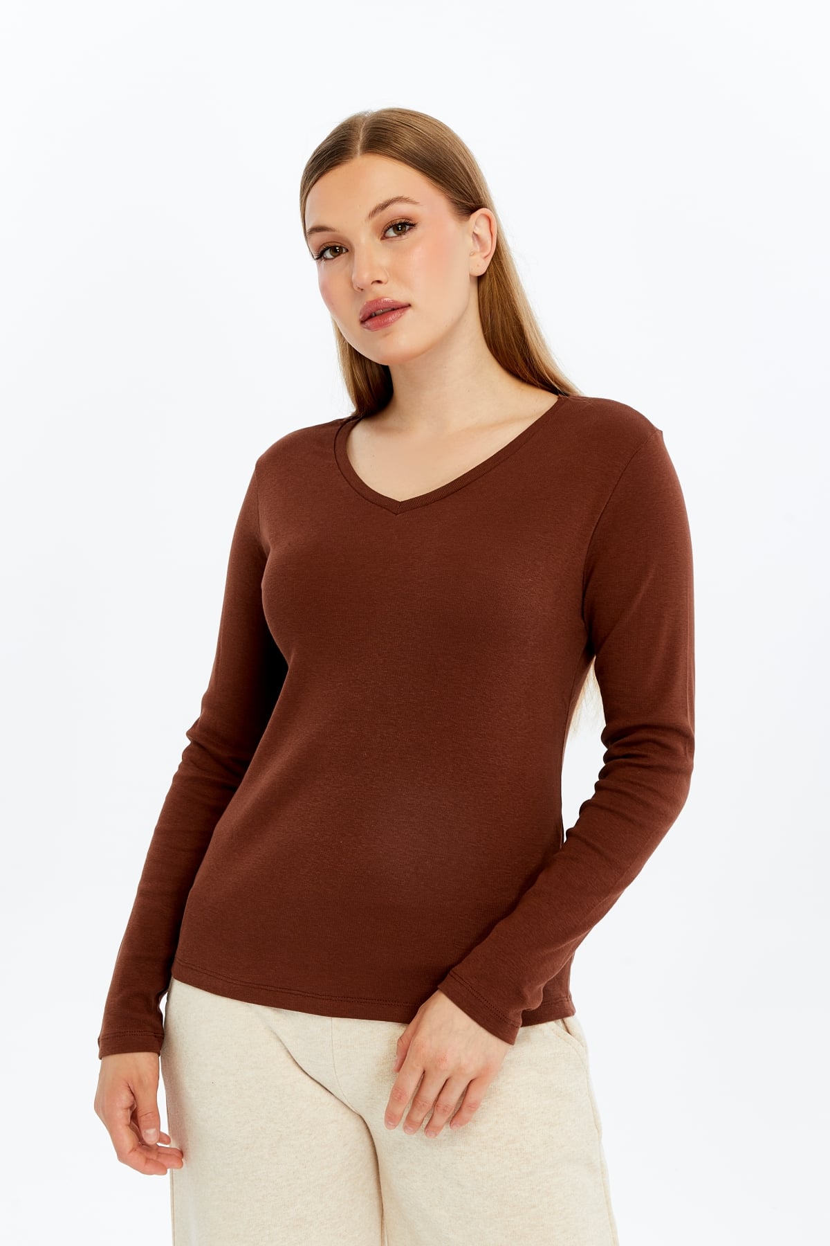 Kadın V Yaka Uzun Kollu Regular Fit Basic Tişört - KOYU KAHVE
