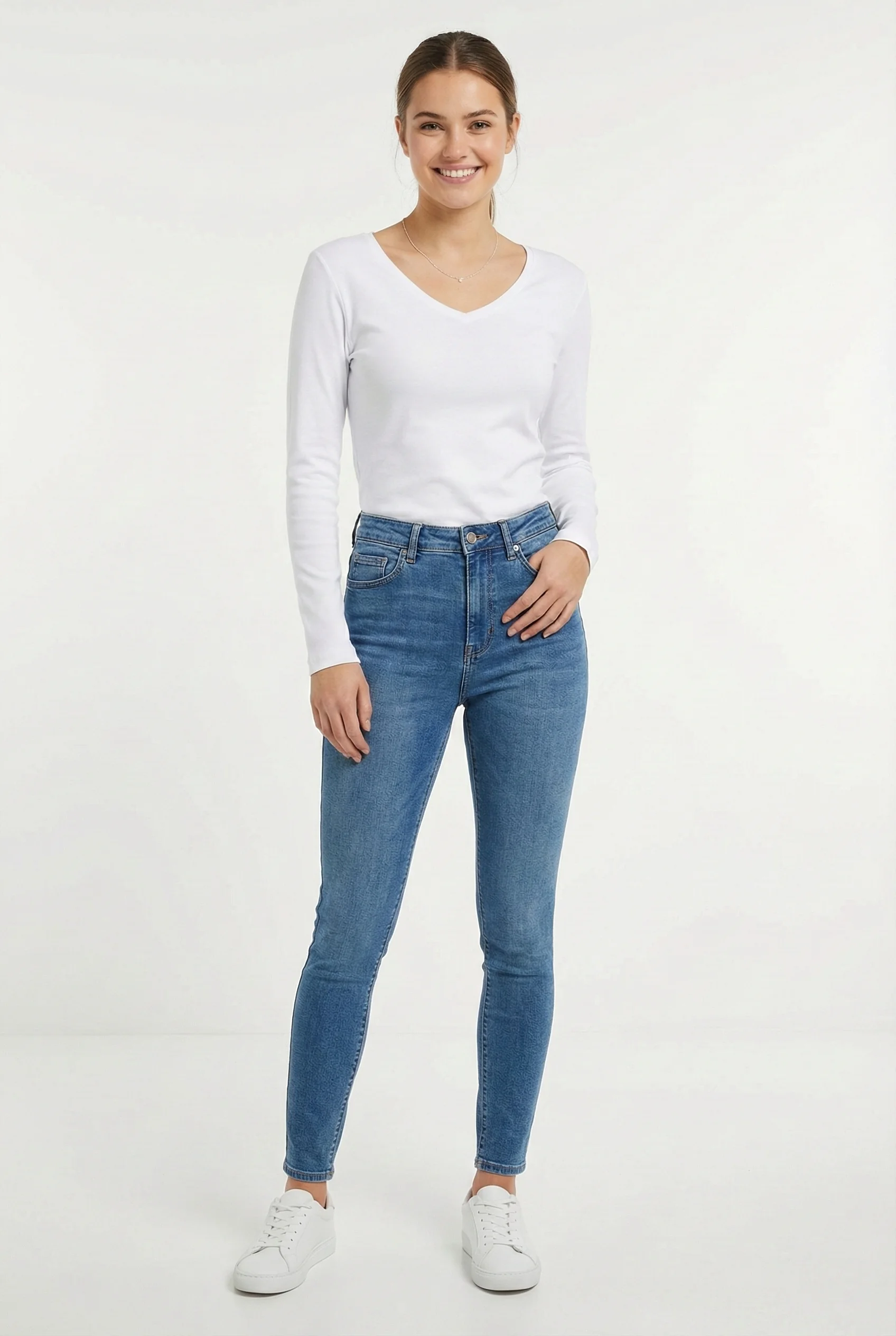 Kadın V Yaka Uzun Kollu Regular Fit Basic Tişört - Beyaz