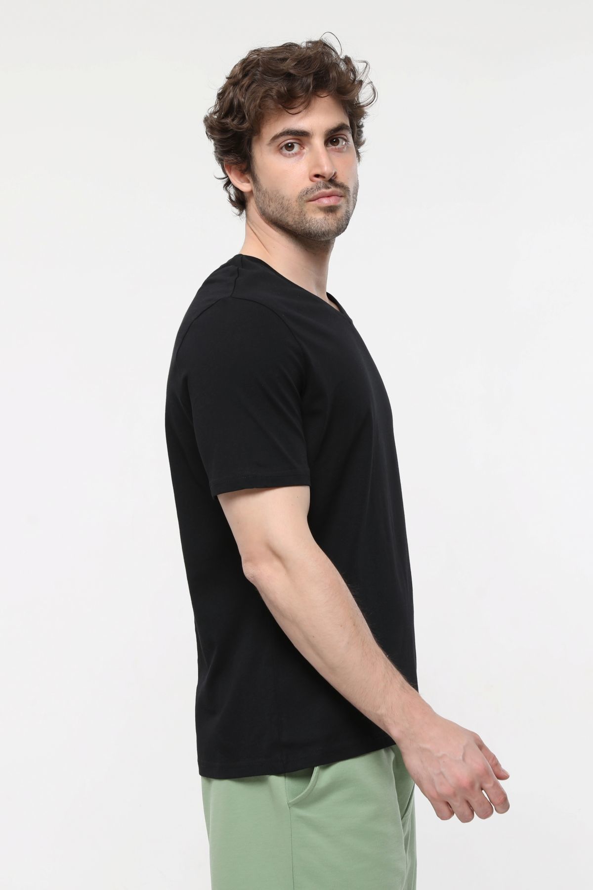 Erkek V Yaka Kısa Kollu Regular Fit Basic Tişört - Siyah