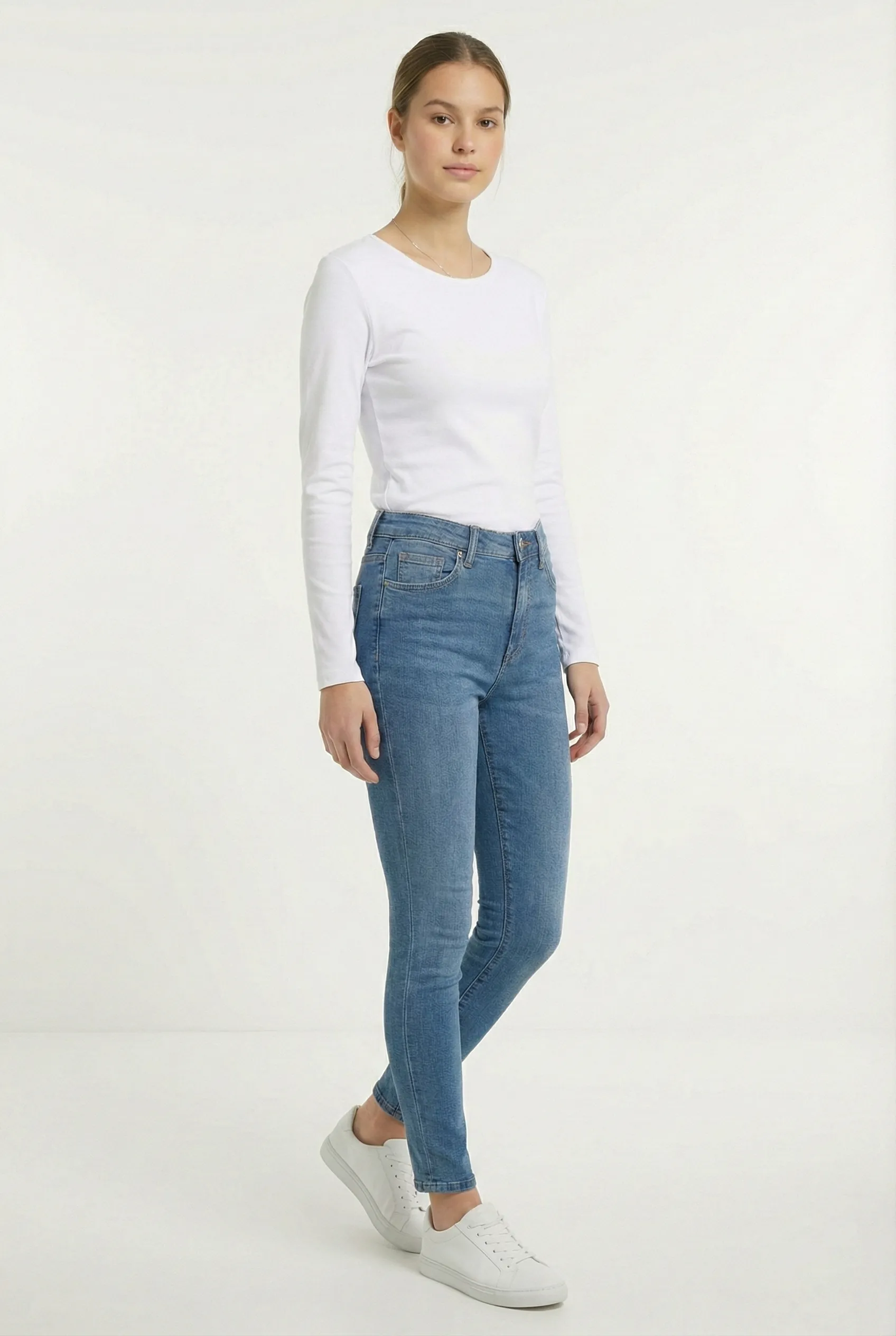 Kadın Bisiklet Yaka Uzun Kollu Regular Fit Basic Tişört - Beyaz