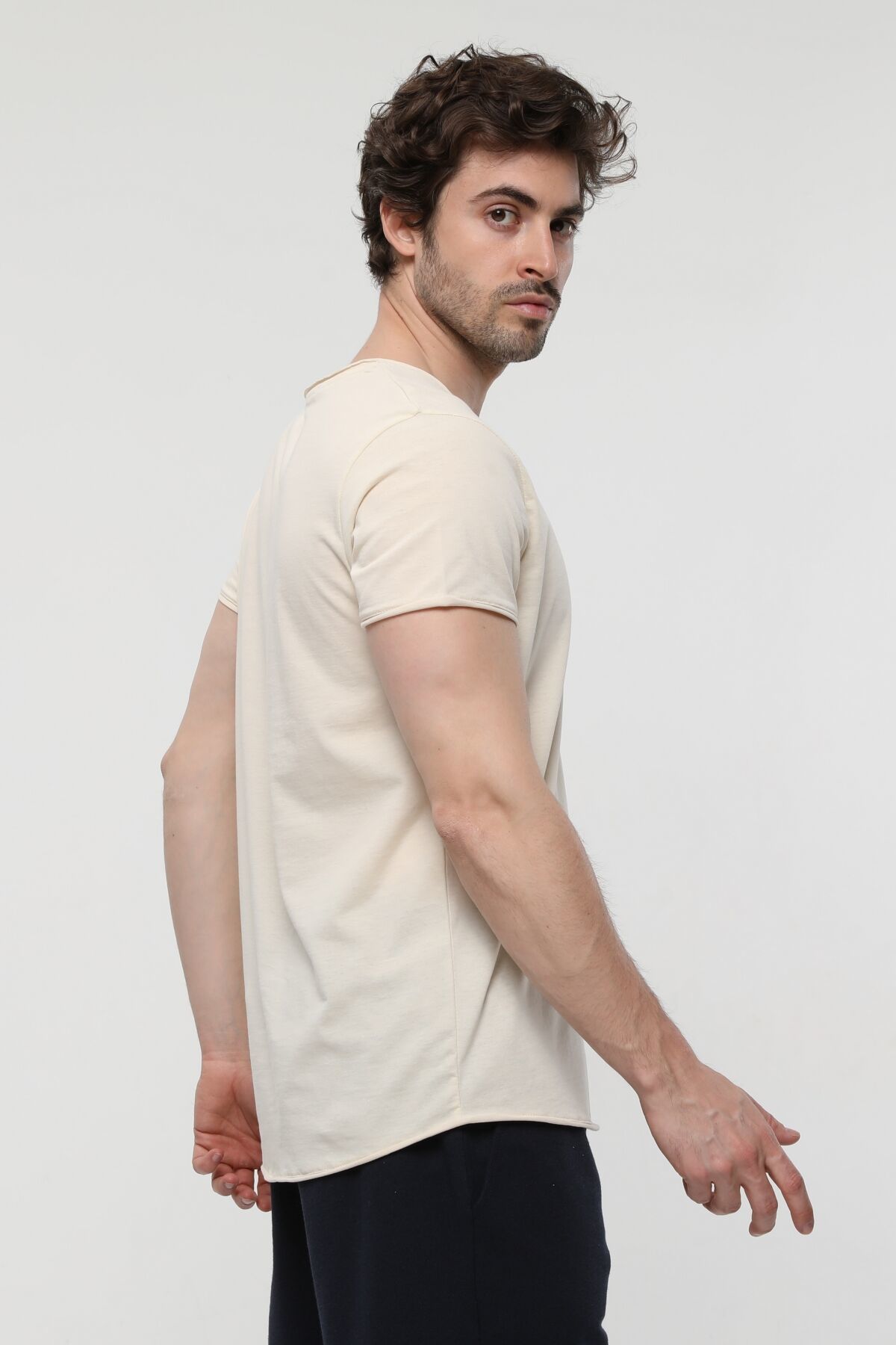 Erkek Kayık Yaka Kısa Kollu Regular Fit Basic Tişört