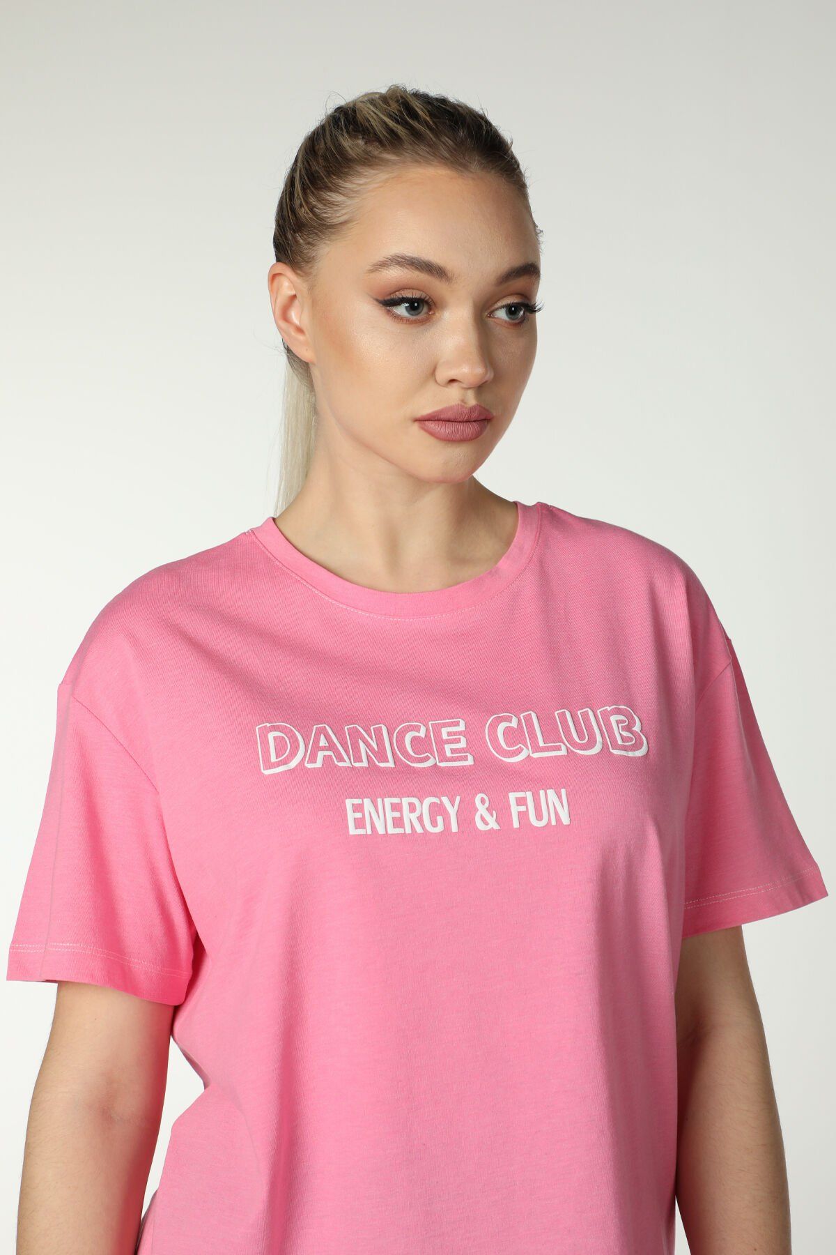 Kadın Bisiklet Yaka Kısa Kollu Regular Fit Baskılı Tişört - PEMBE