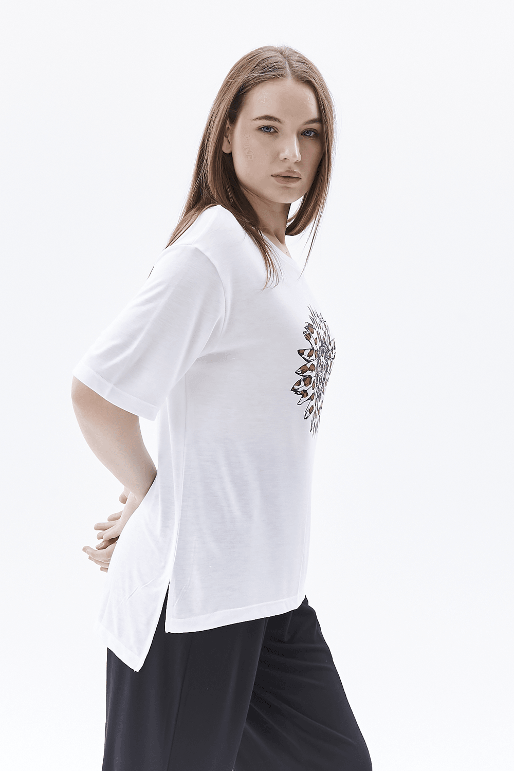 Kadın Bisiklet Yaka Kısa Kollu Regular Fit Baskılı Tişört