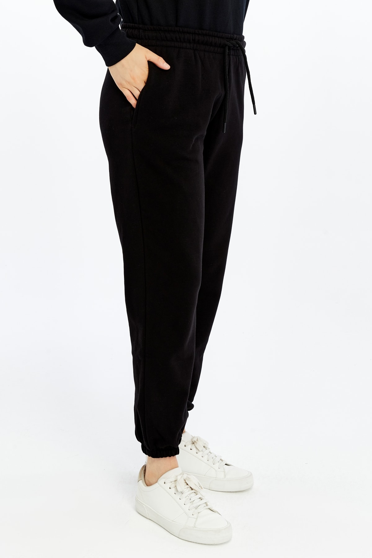 Kadın Lastikli Paça Cepli Regular Fit Jogger Eşofman Altı - SIYAH