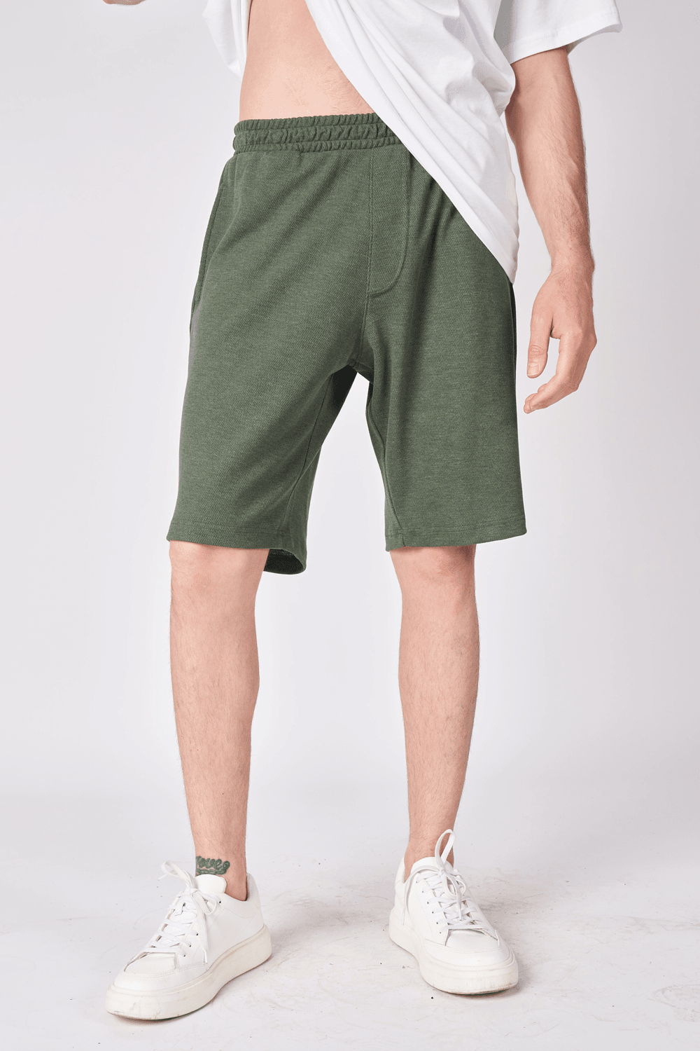 Erkek Beli Lastikli Cepli Dokulu Regular Fit Bermuda - Haki