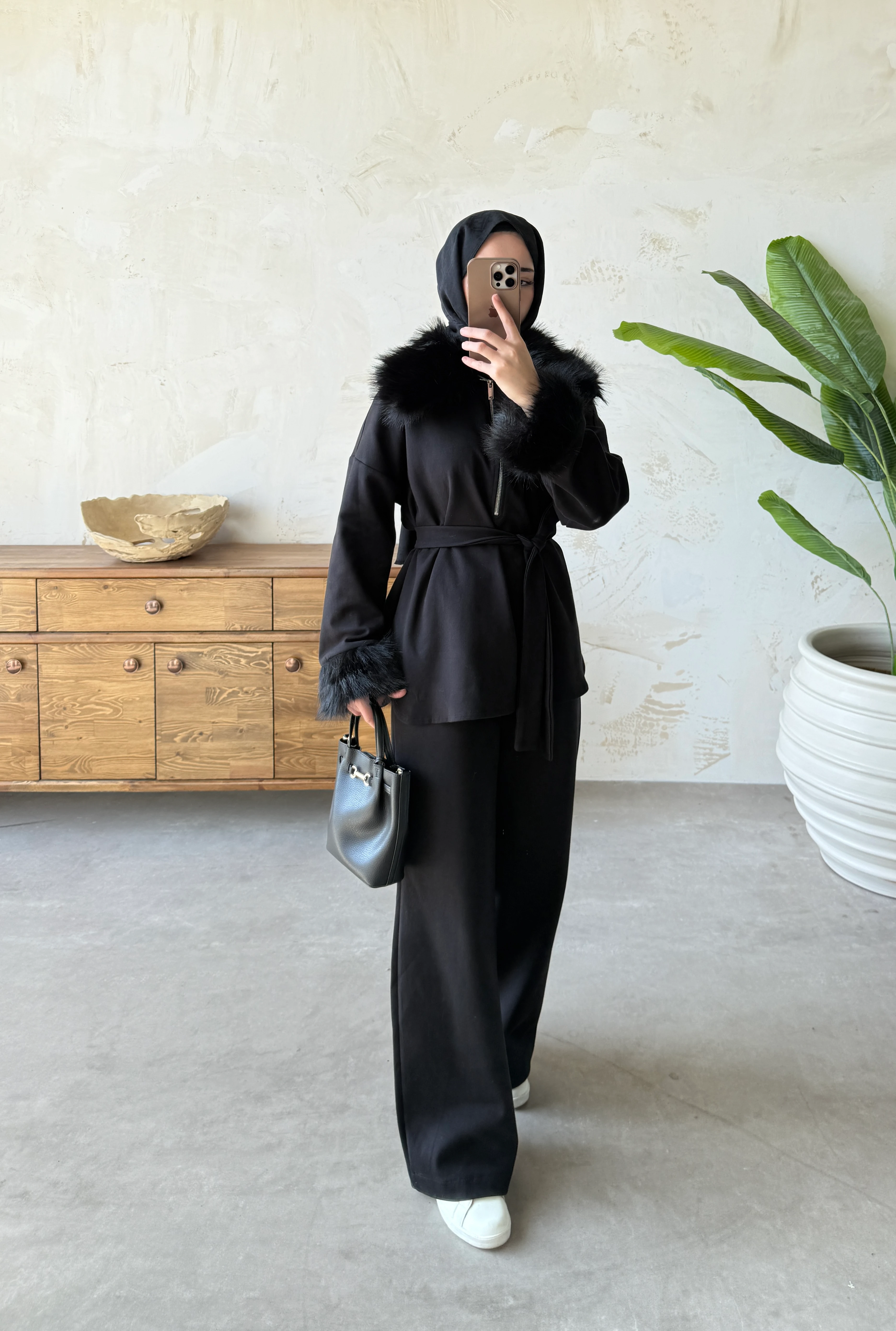 KÜRK YAKA TAKIM  - SİYAH