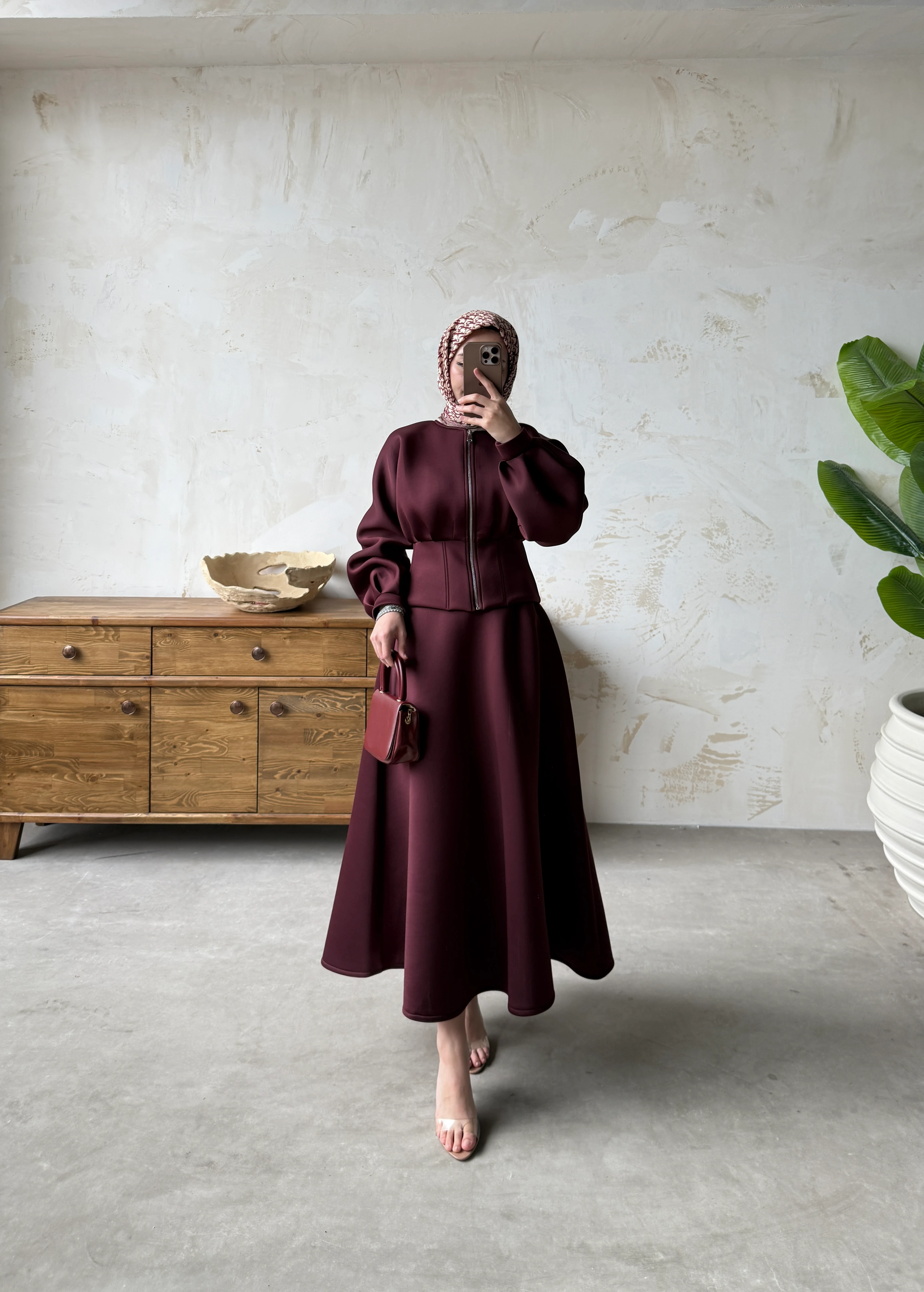 LOREEN TAKIM  - Bordo