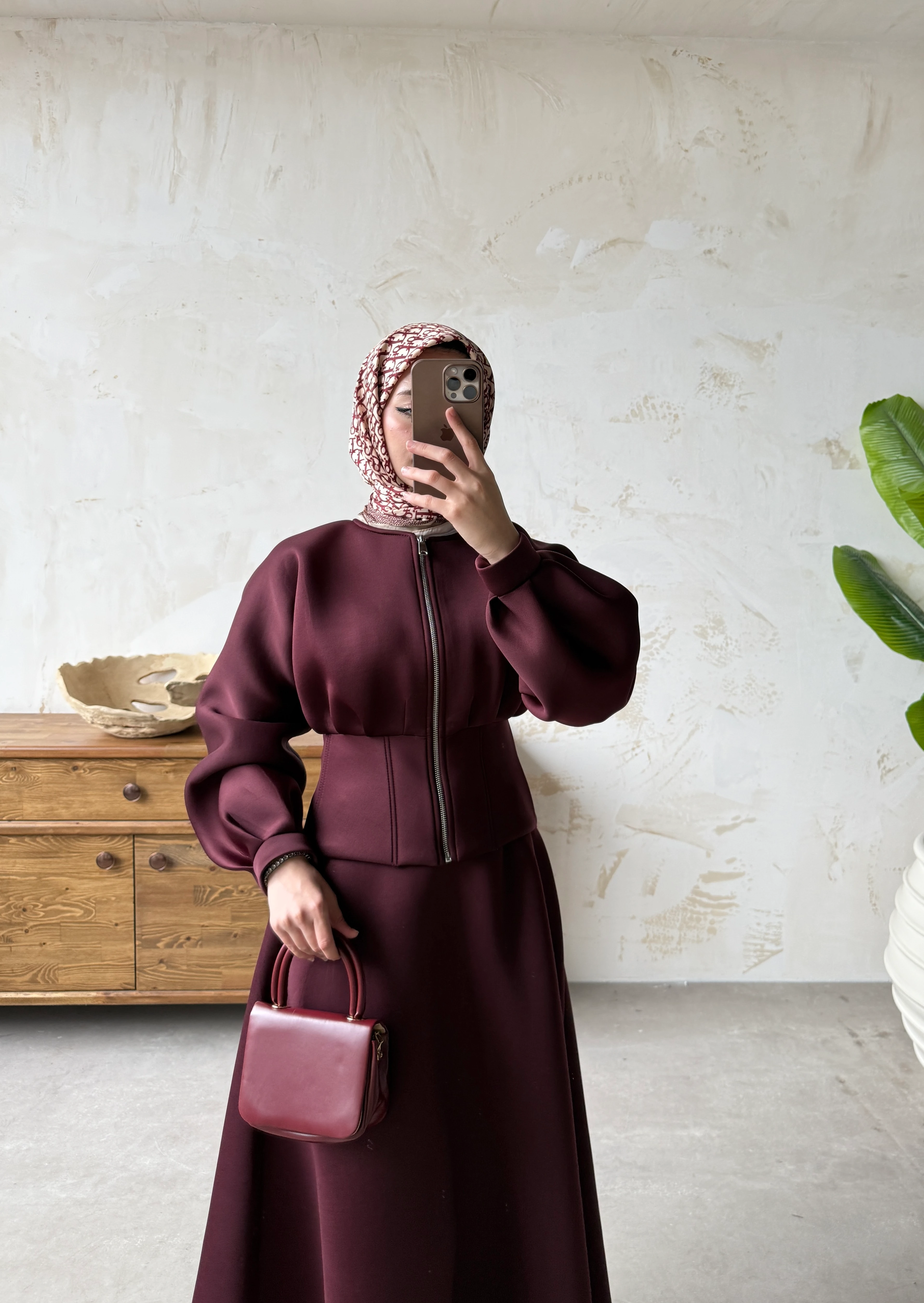 LOREEN TAKIM  - Bordo