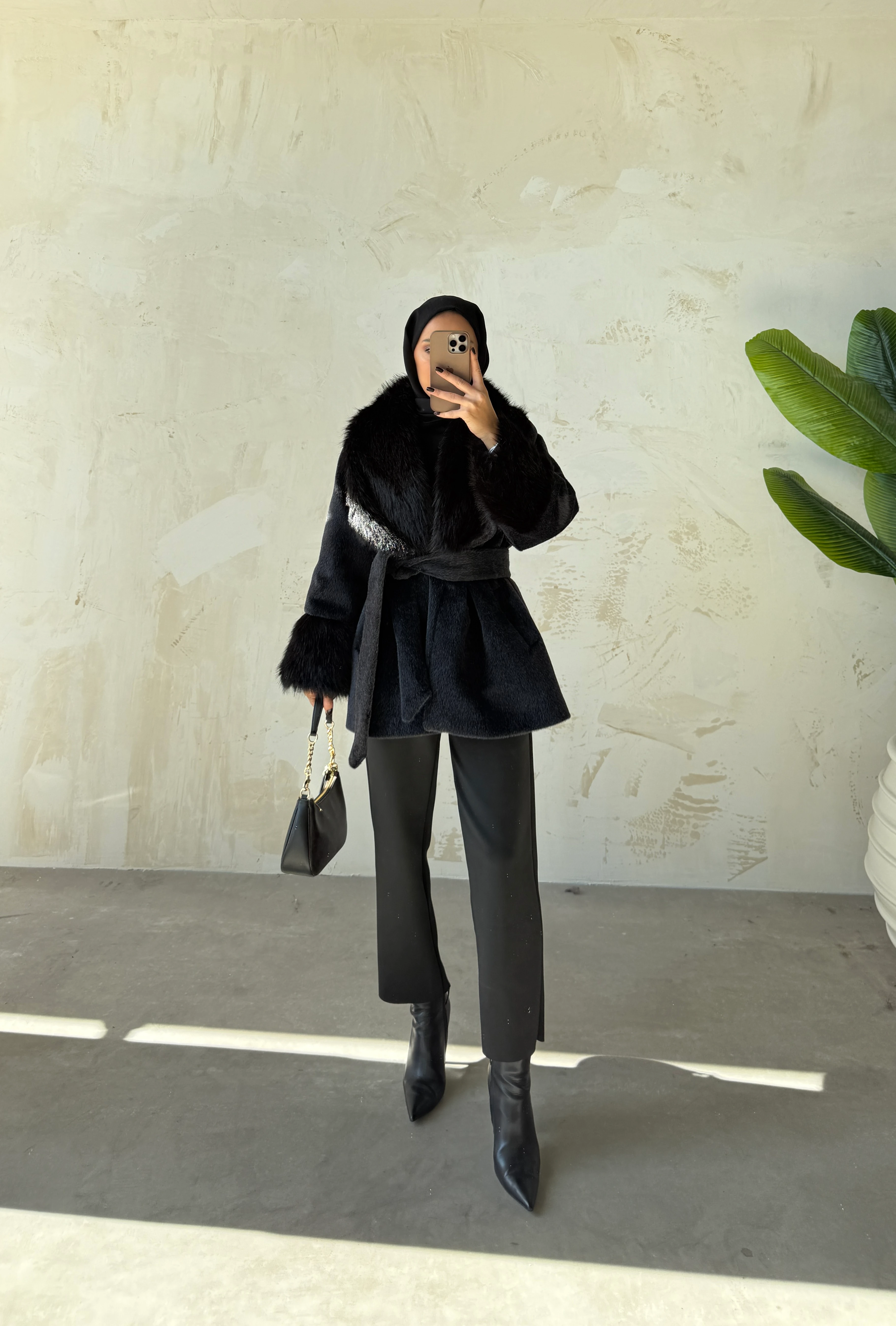 KÜRK YAKA KABAN  - SİYAH