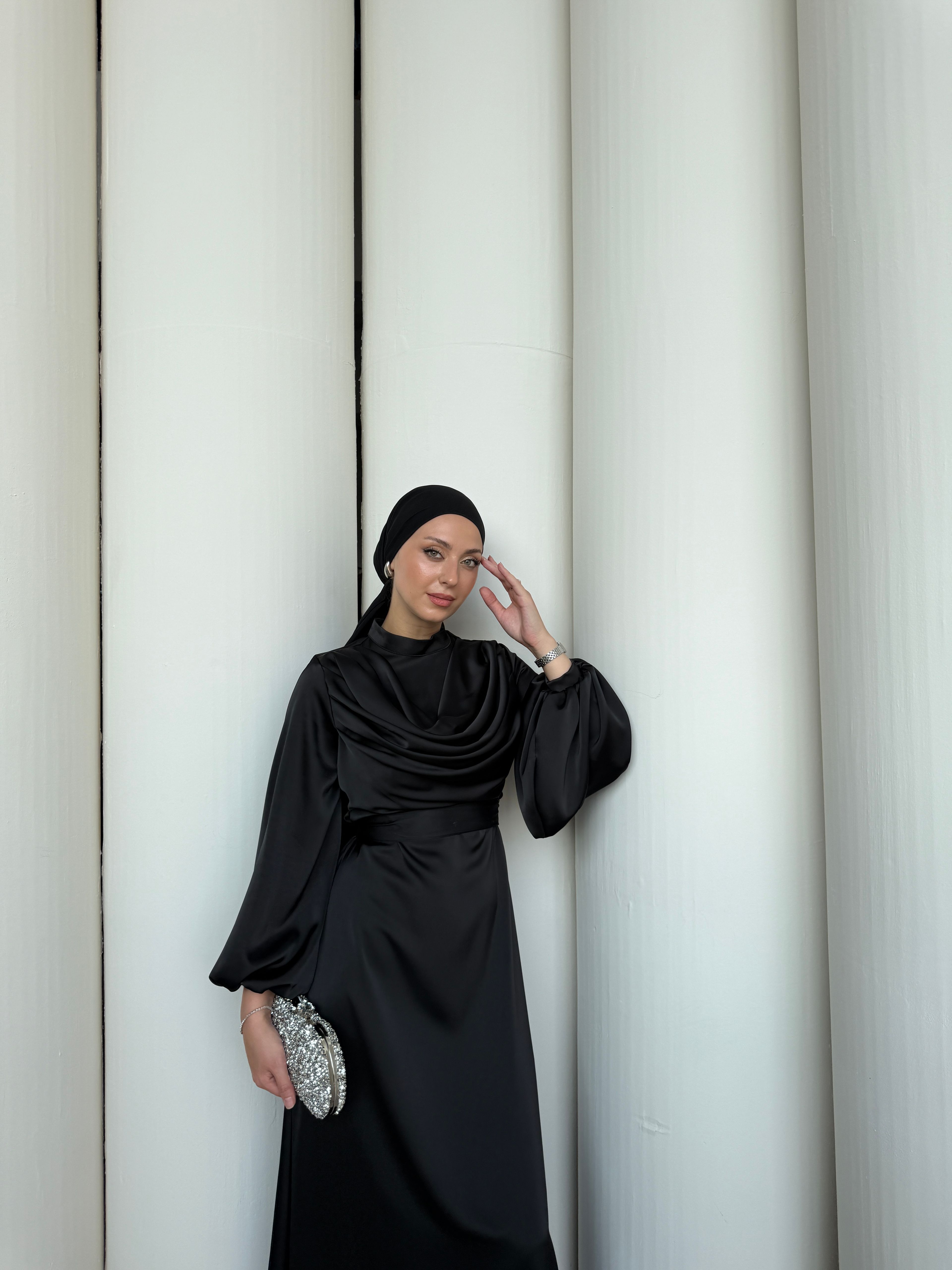 AYSA SATEN ELBİSE - SIYAH
