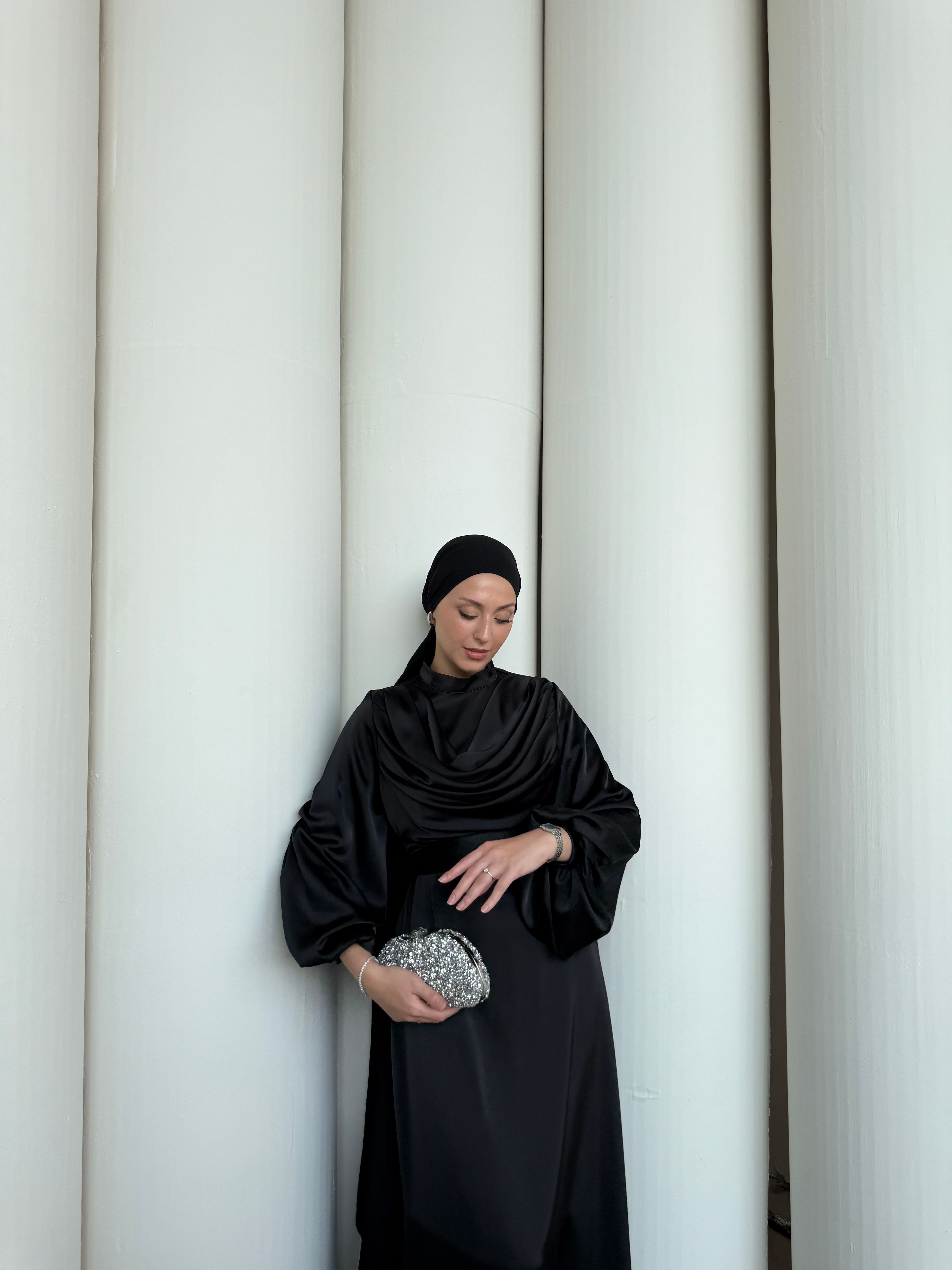 AYSA SATEN ELBİSE - SIYAH