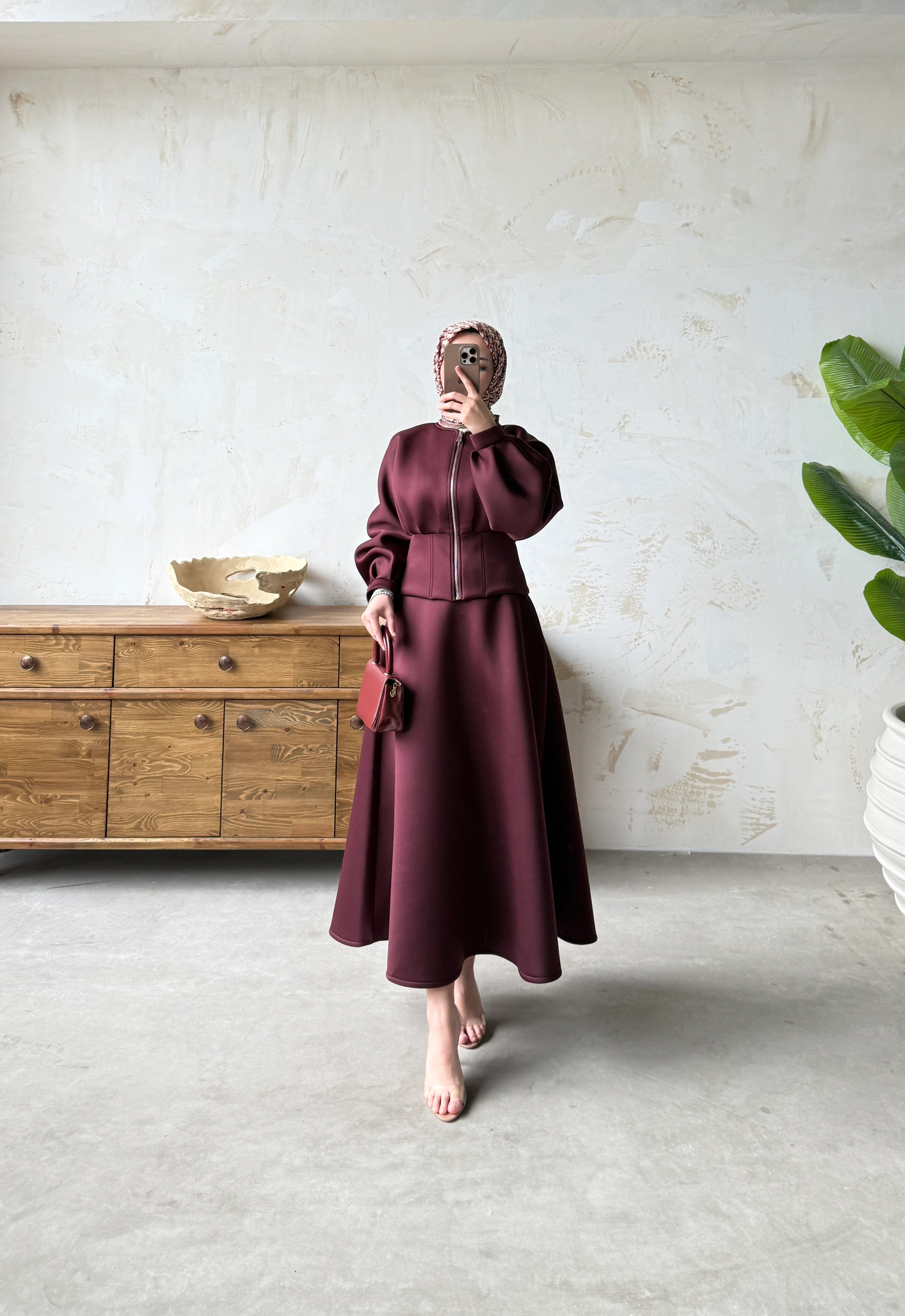 LOREEN TAKIM  - Bordo