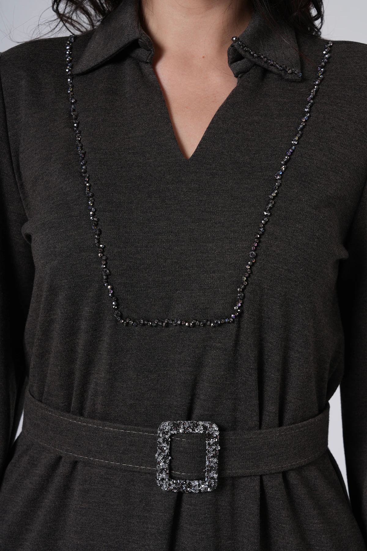 Tokalı Kruvaze Yaka Uzun Elbise