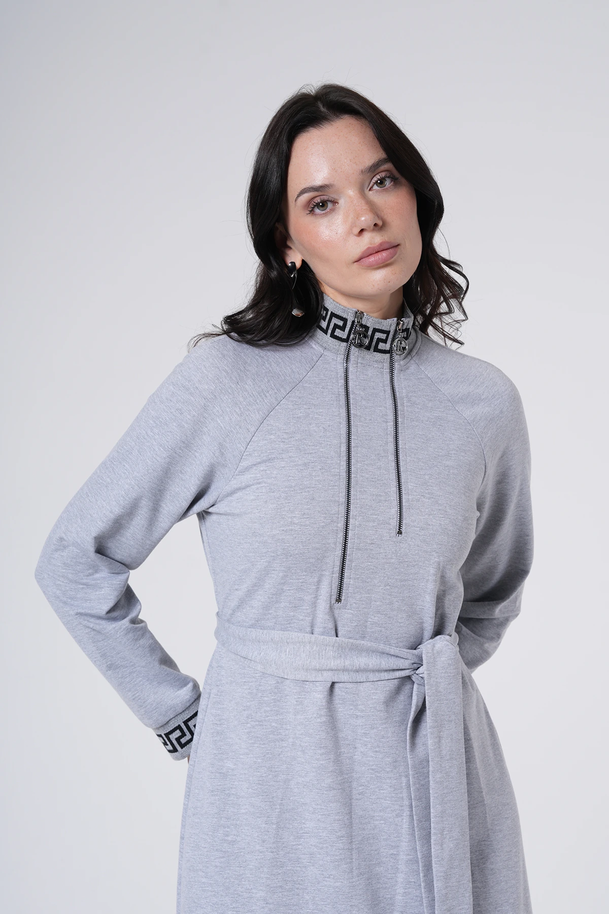 Desen Detaylı Kuşaklı Örme Uzun Elbise main variant image