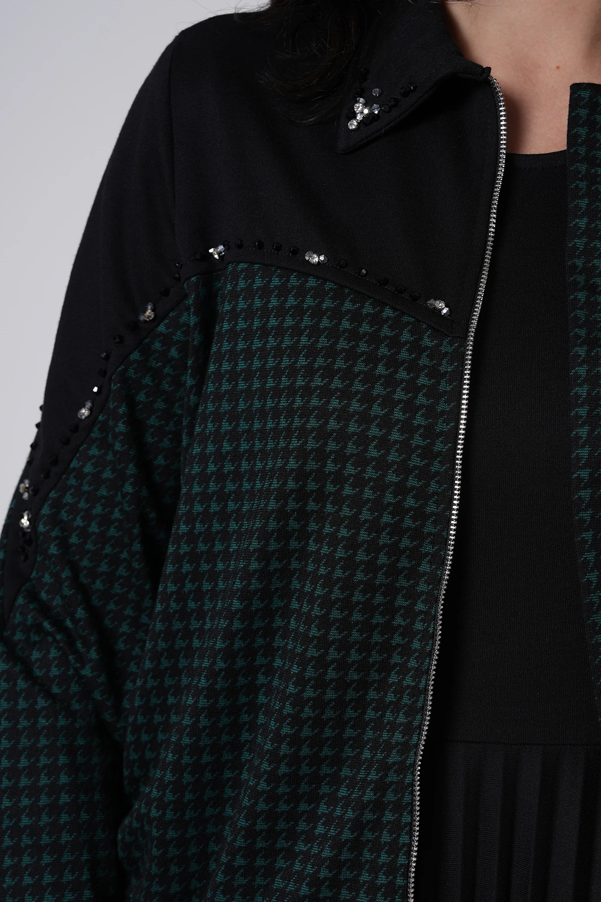 Desenli Fermuarlı Ceketli Pileli Takım