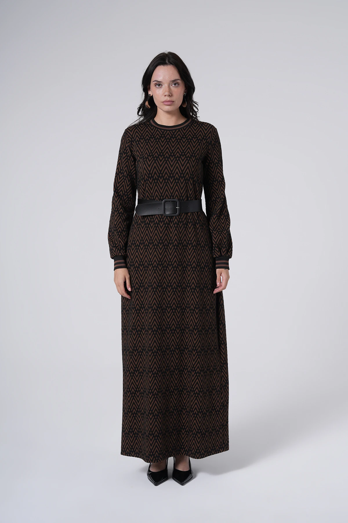 Desenli Kemerli Uzun Örme Elbise