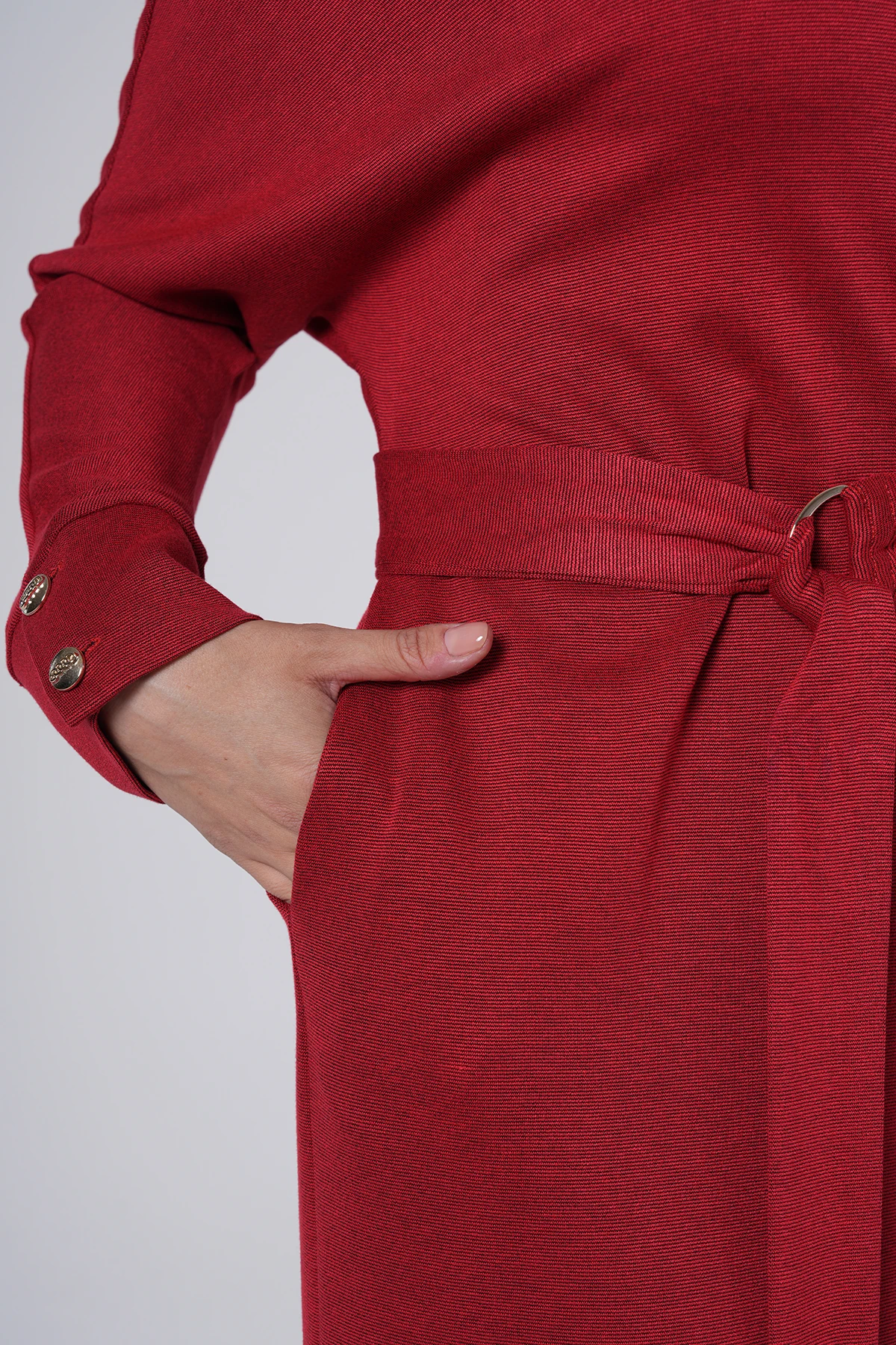 Arka Düğme Detaylı Kemerli Uzun Elbise