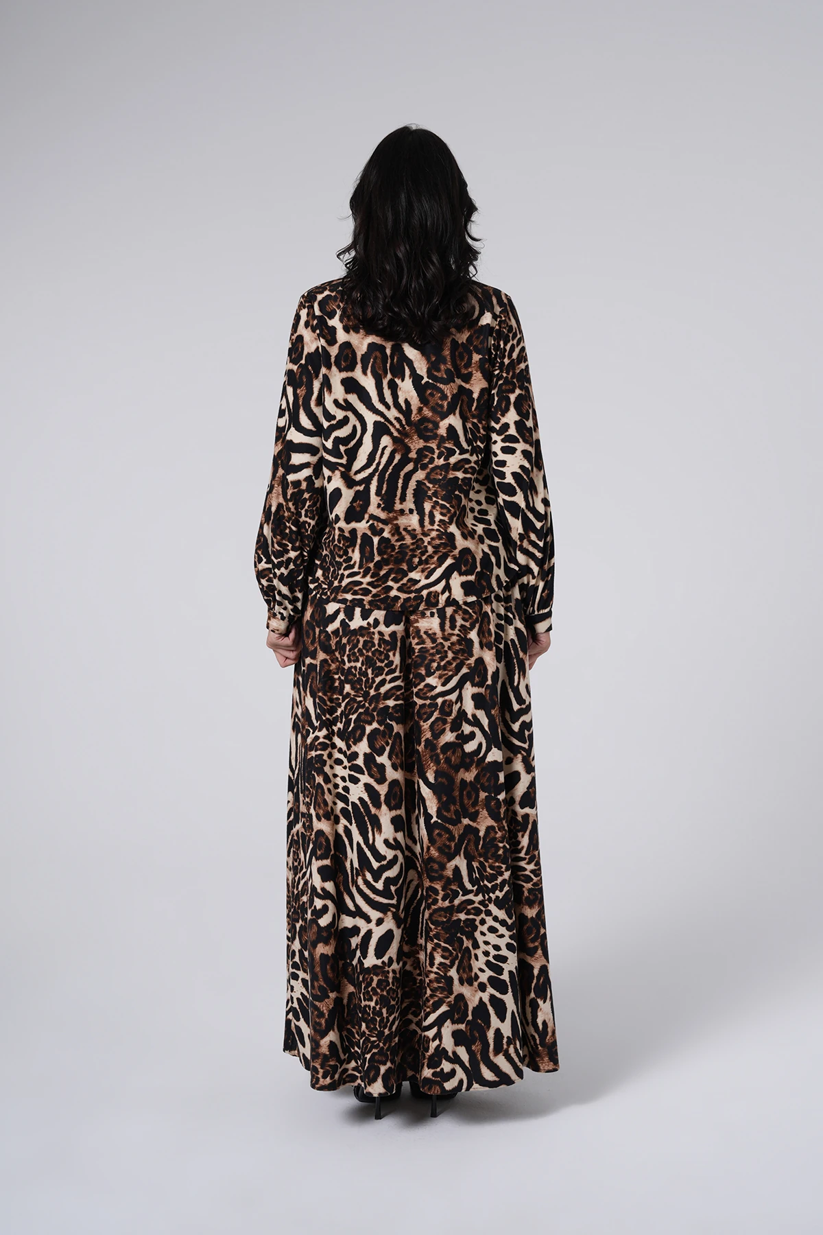 Leopar Desenli Fırfır Detaylı Uzun Takım