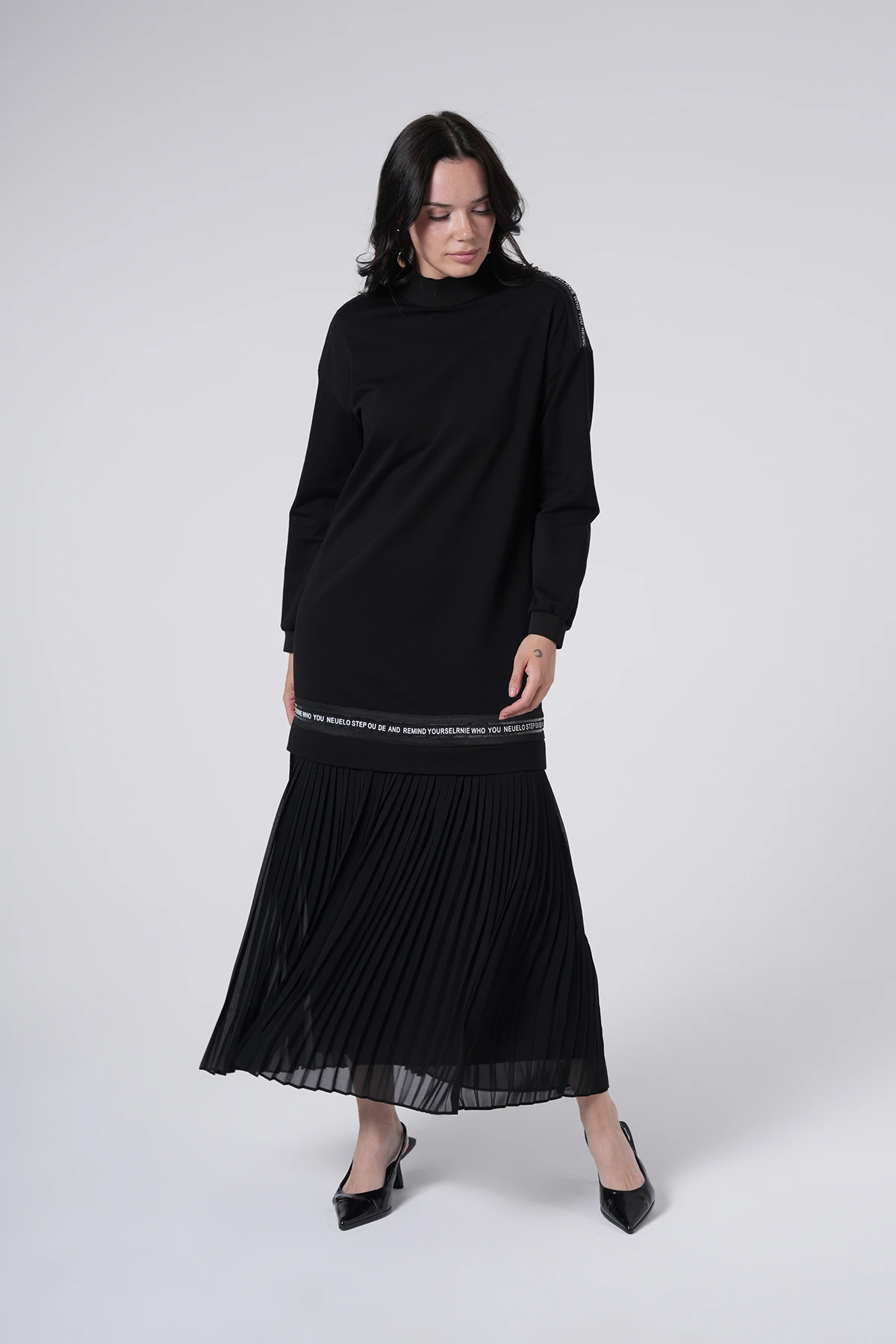 Baskı Detaylı Pileli Uzun Elbise