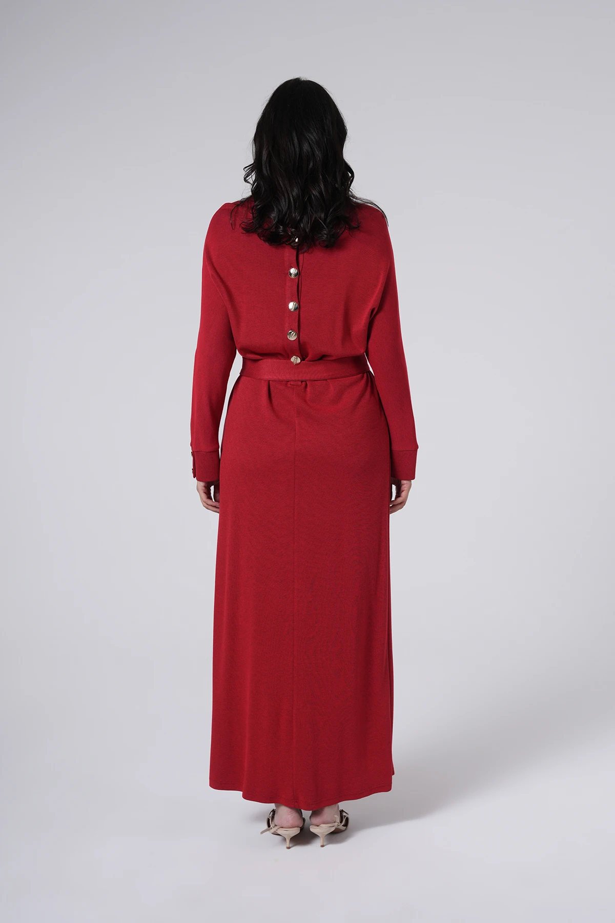 Arka Düğme Detaylı Kemerli Uzun Elbise