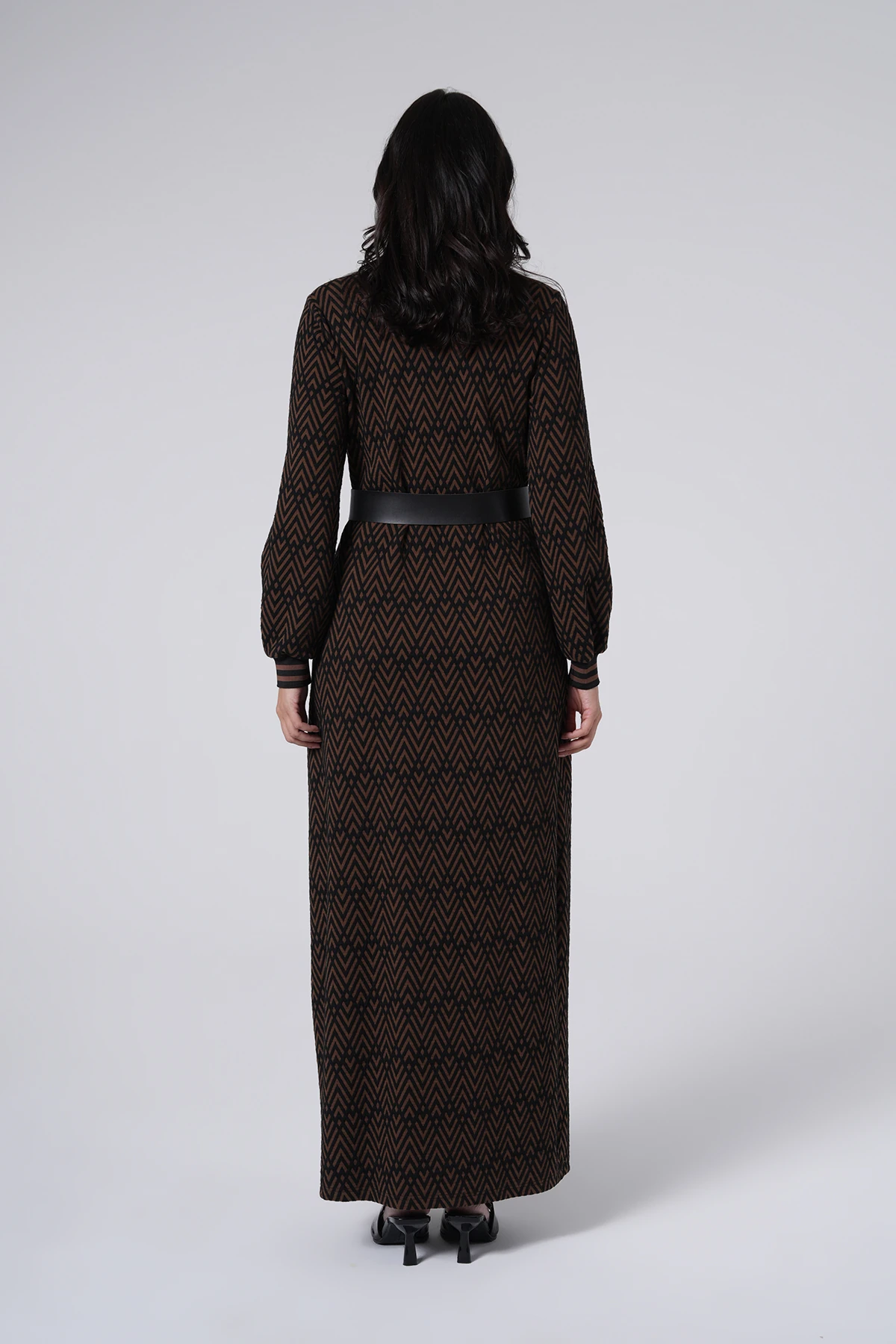 Desenli Kemerli Uzun Örme Elbise