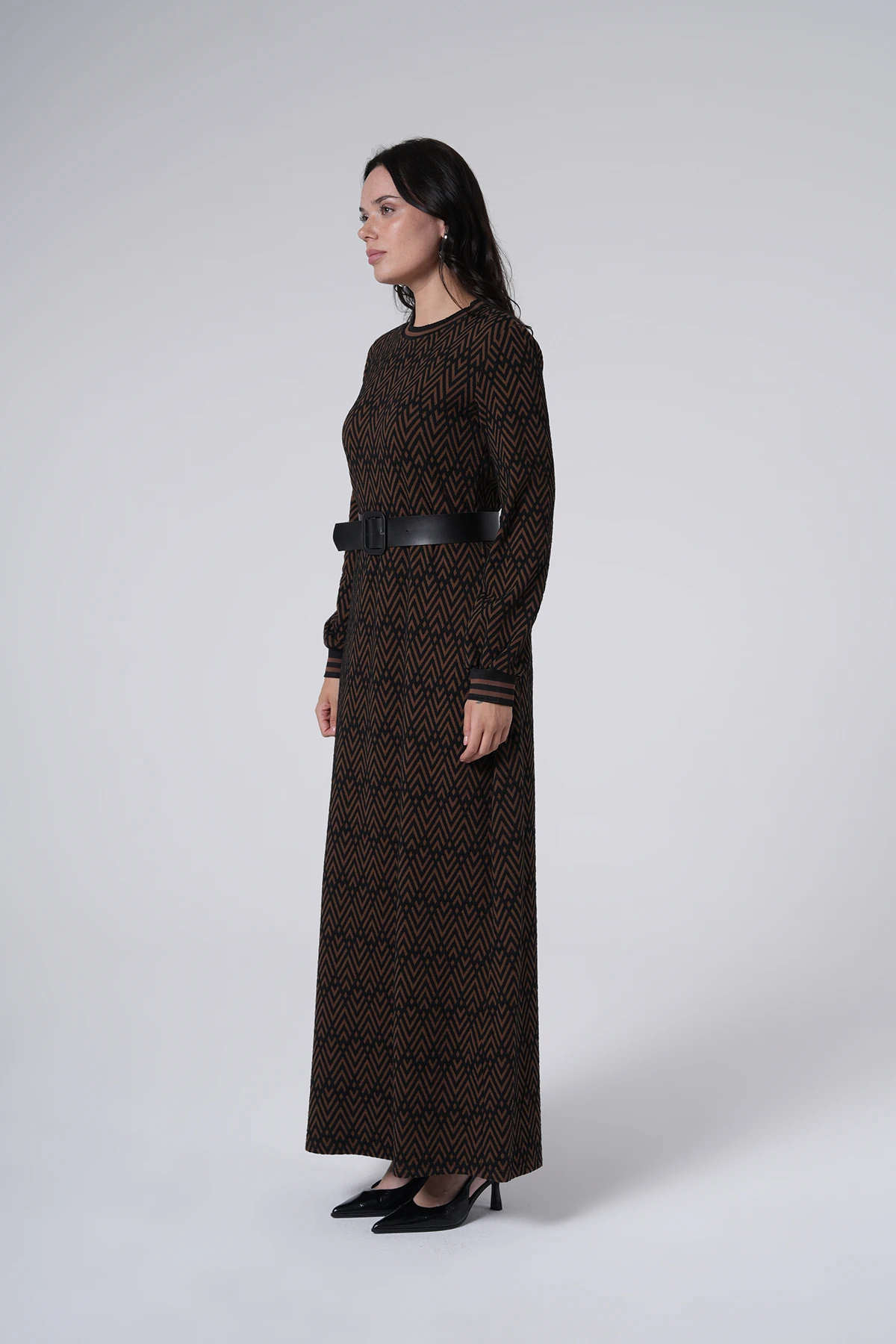 Desenli Kemerli Uzun Örme Elbise
