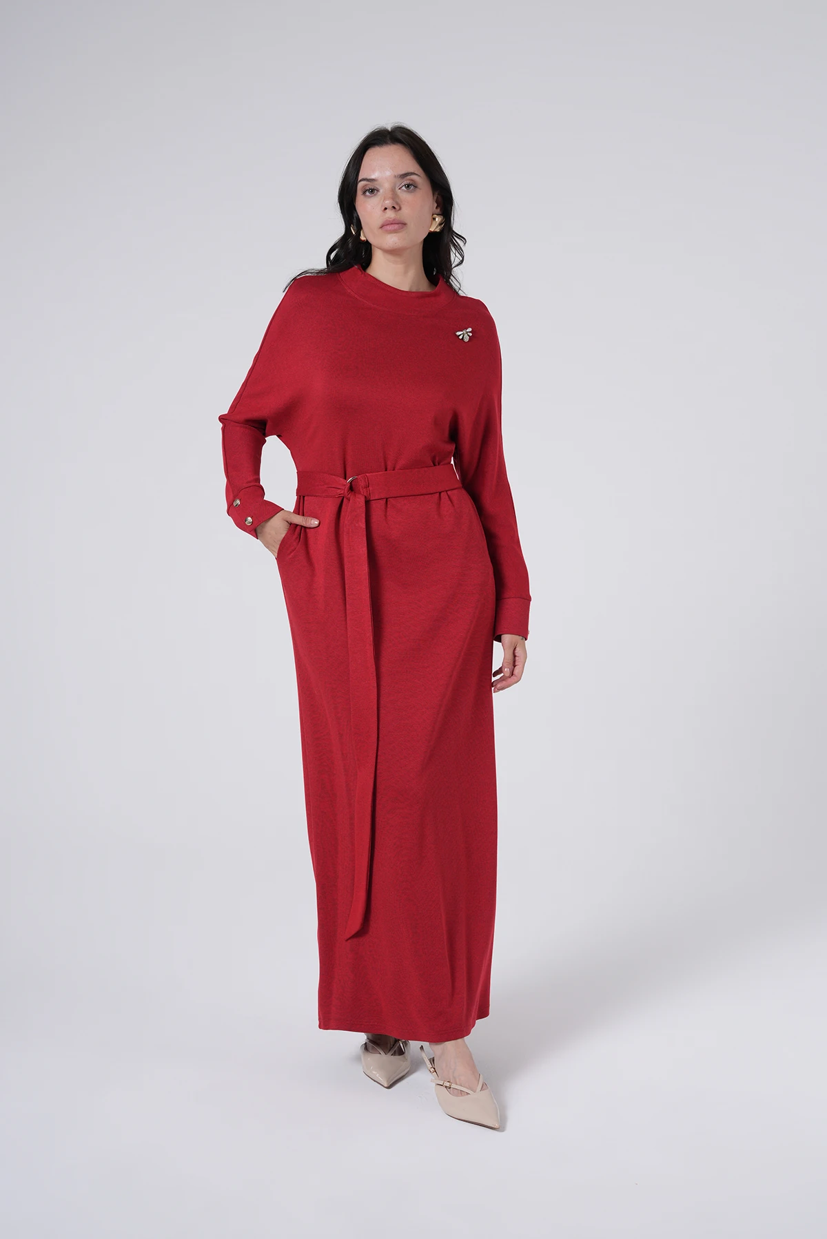 Arka Düğme Detaylı Kemerli Uzun Elbise