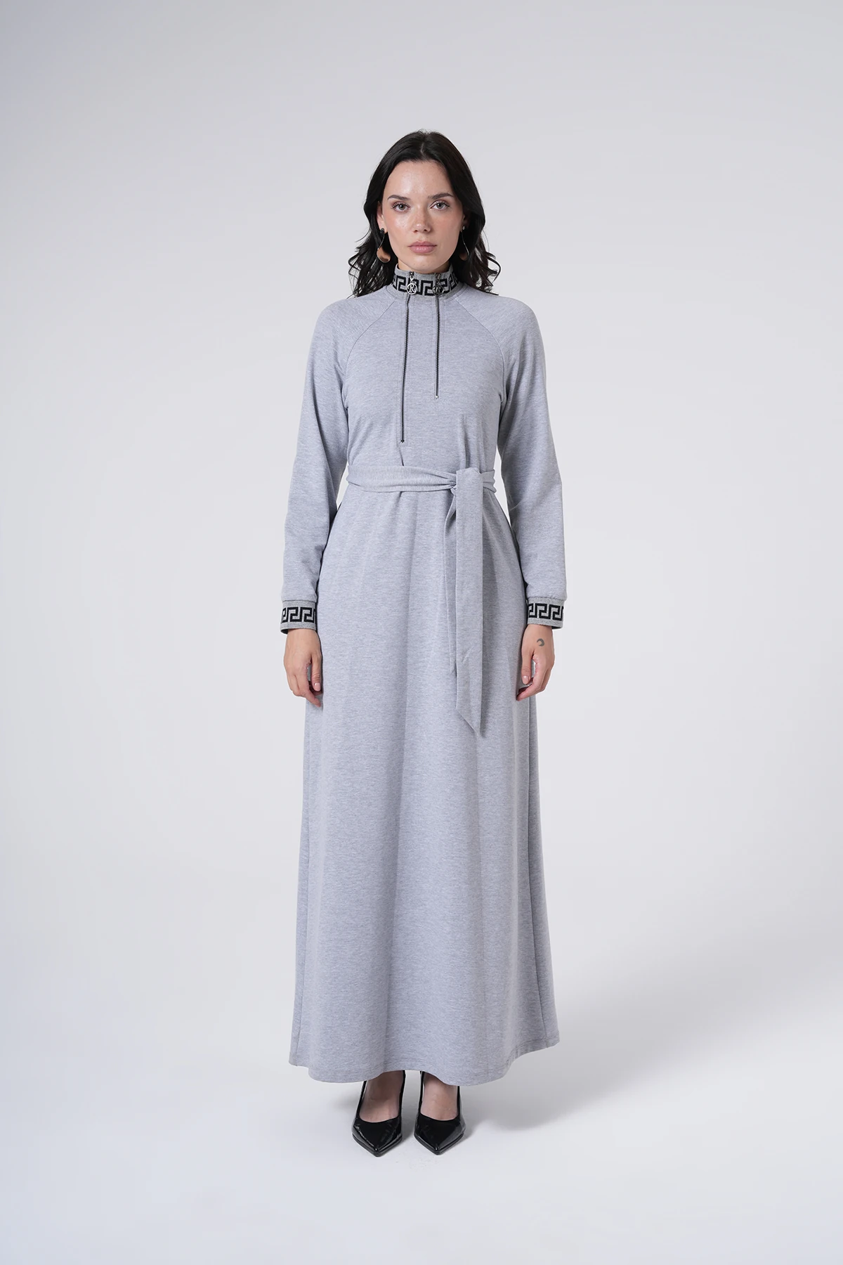 Desen Detaylı Kuşaklı Örme Uzun Elbise