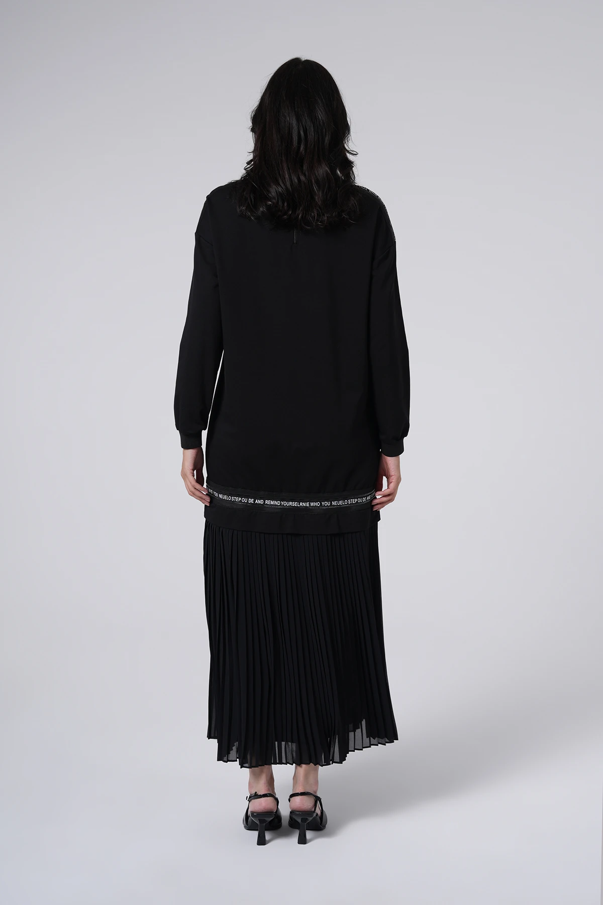 Baskı Detaylı Pileli Uzun Elbise