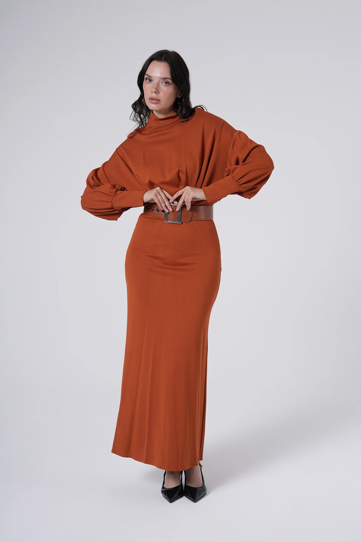 Modern Kemerli Maxi Elbise