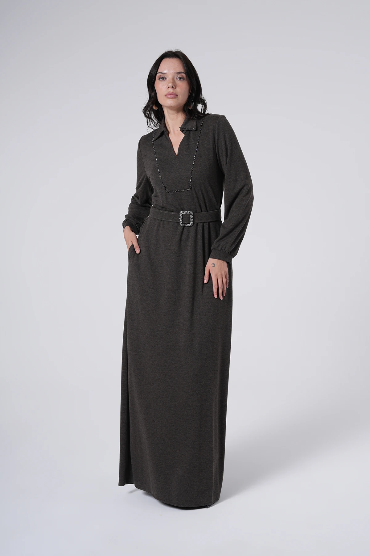 Tokalı Kruvaze Yaka Uzun Elbise