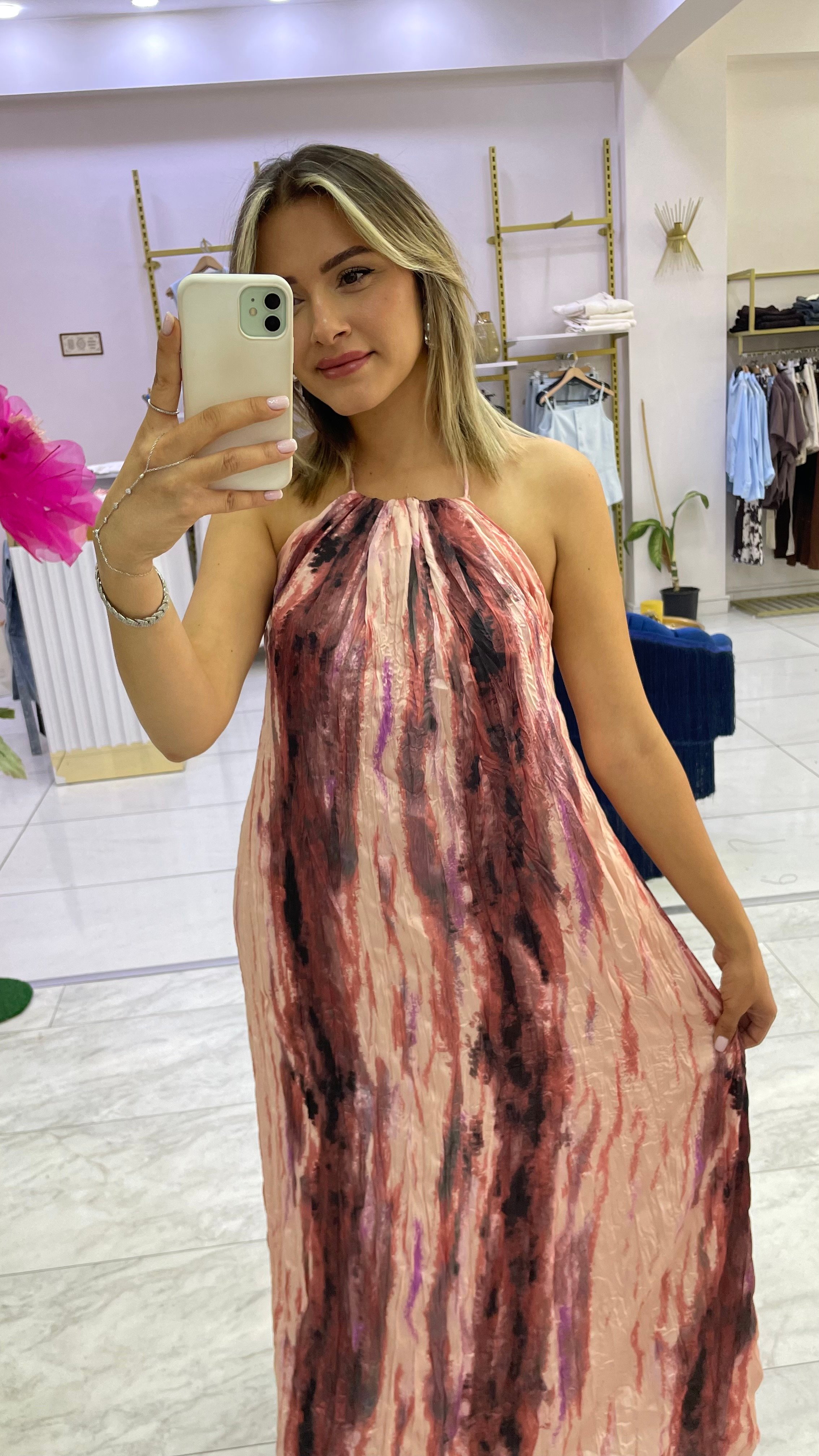 Pembe Elbise