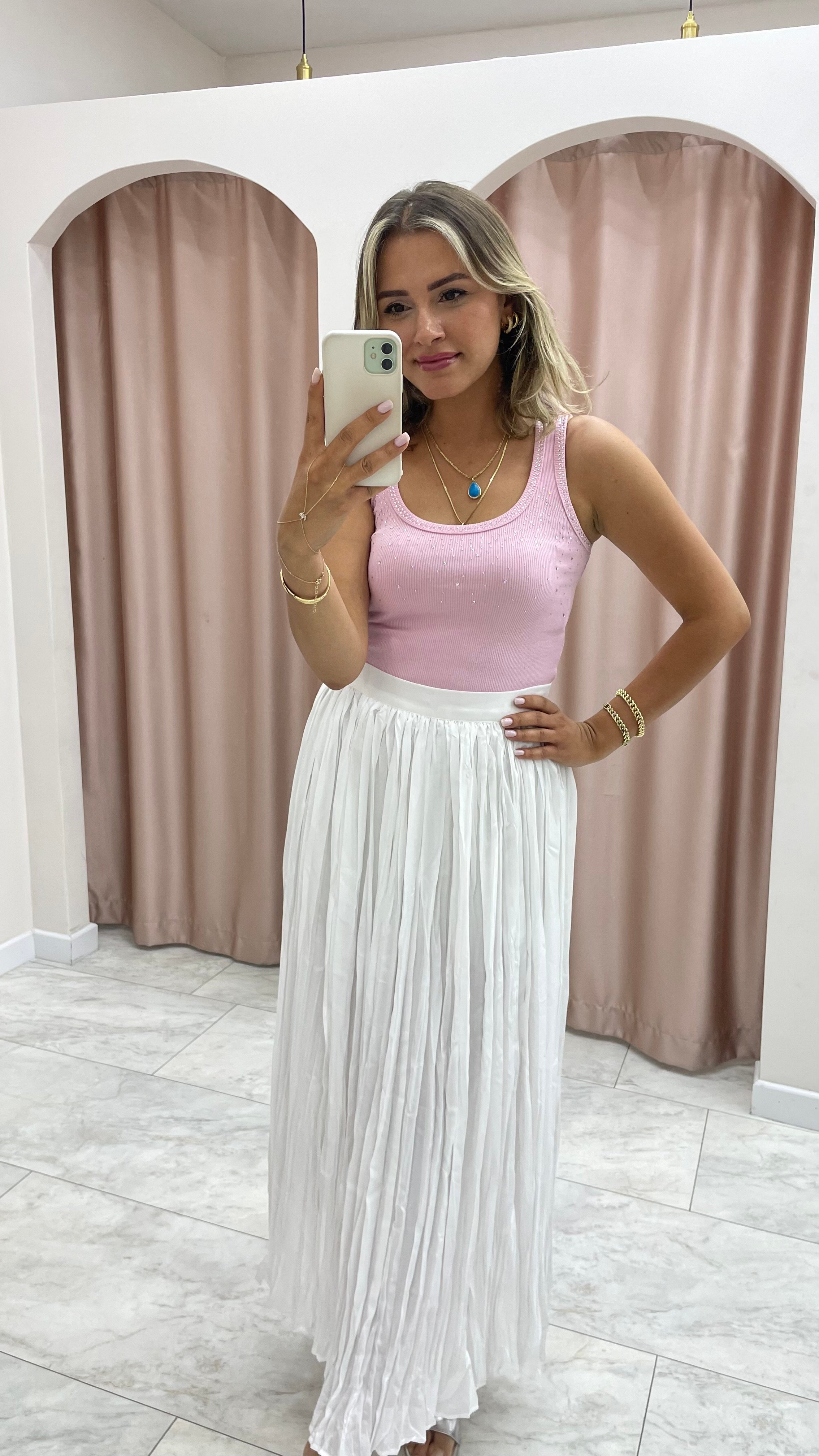 Pembe Taşlı Atlet