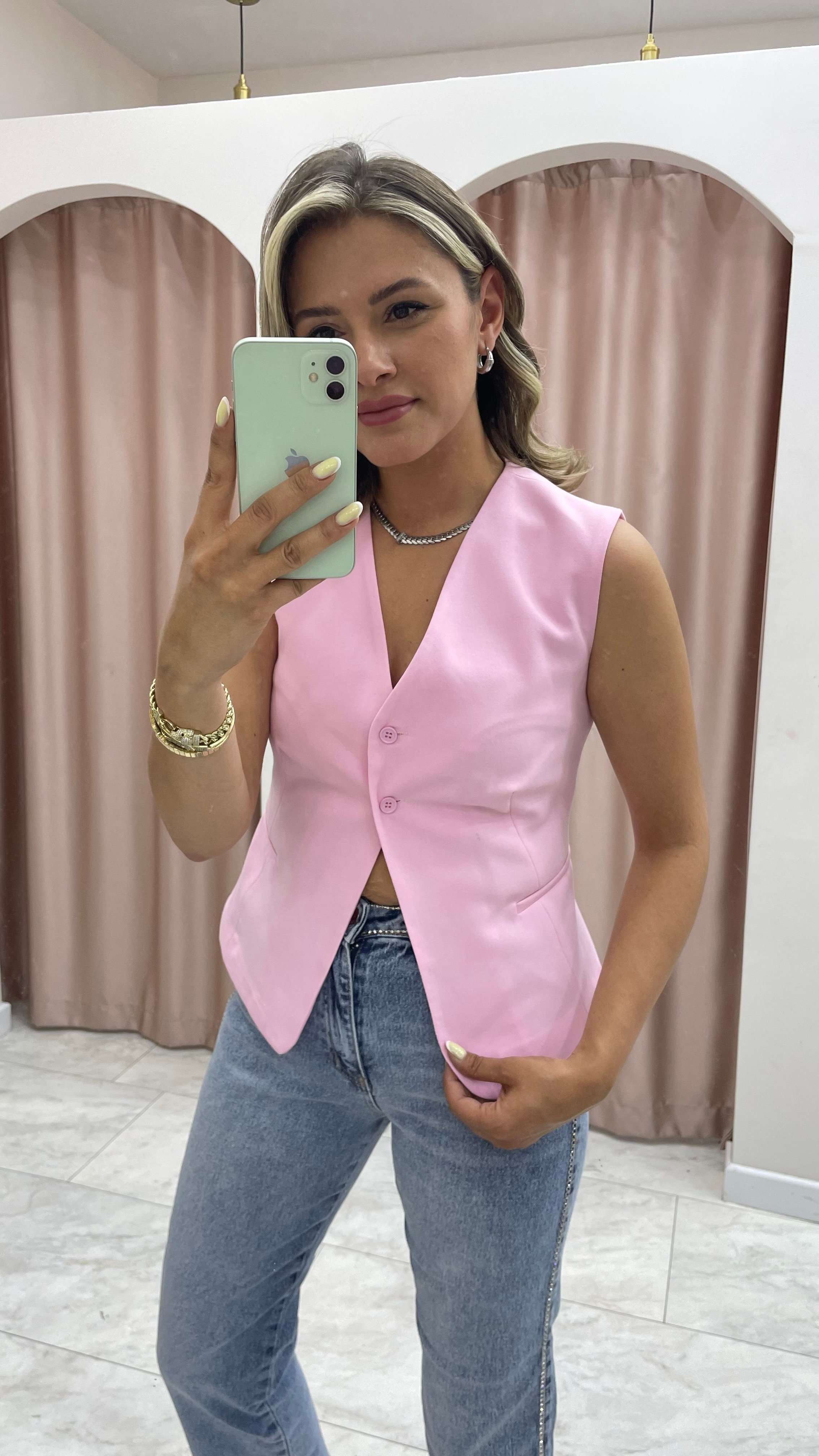 Pembe Yelek