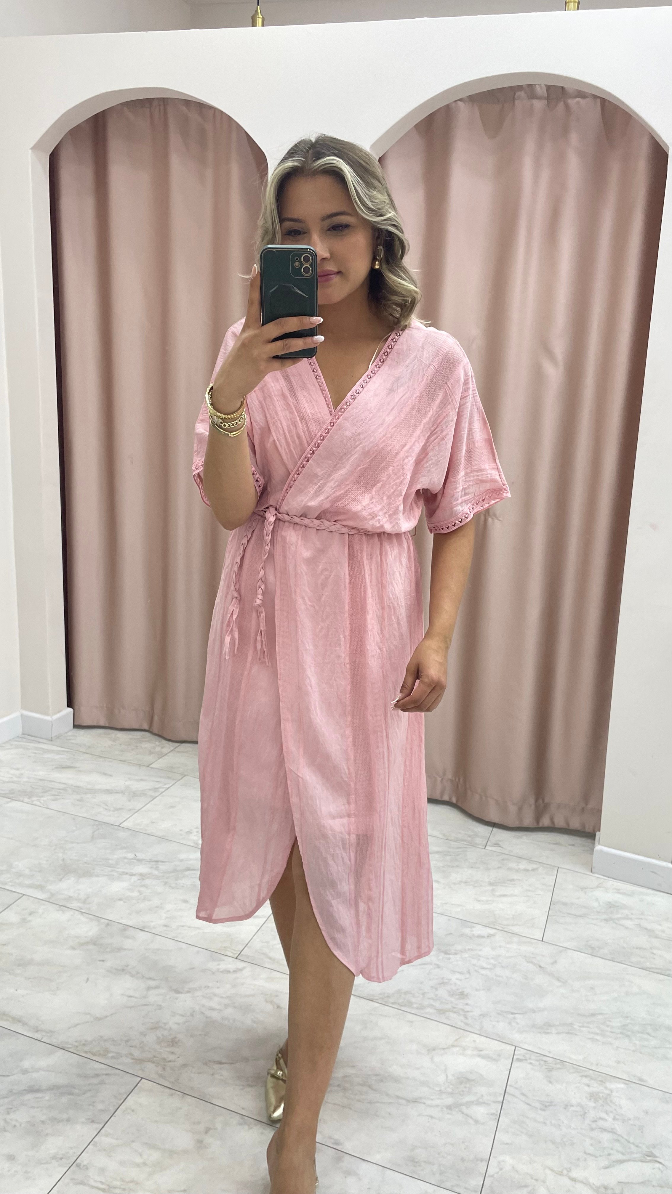 Pembe Elbise