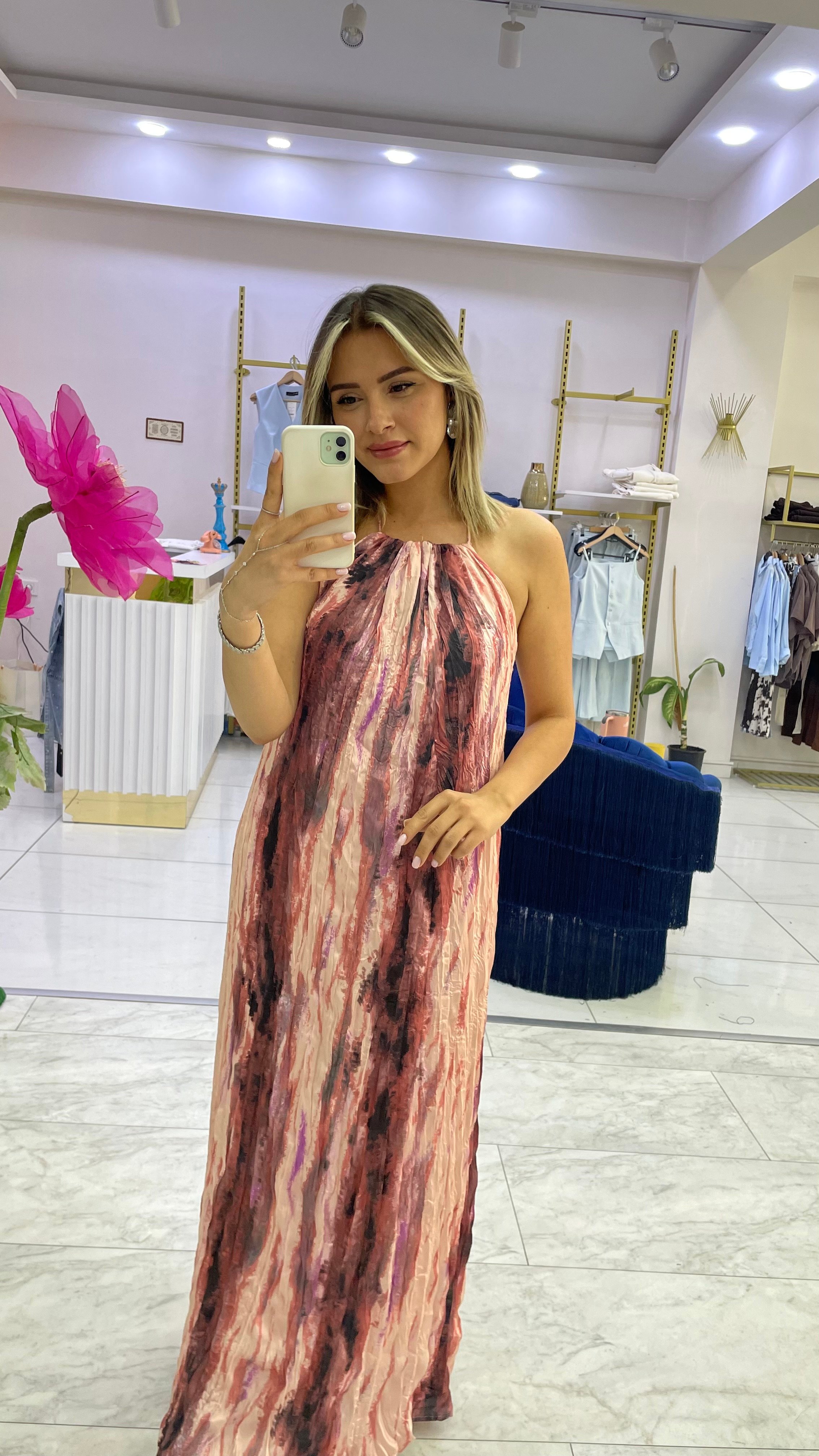Pembe Elbise