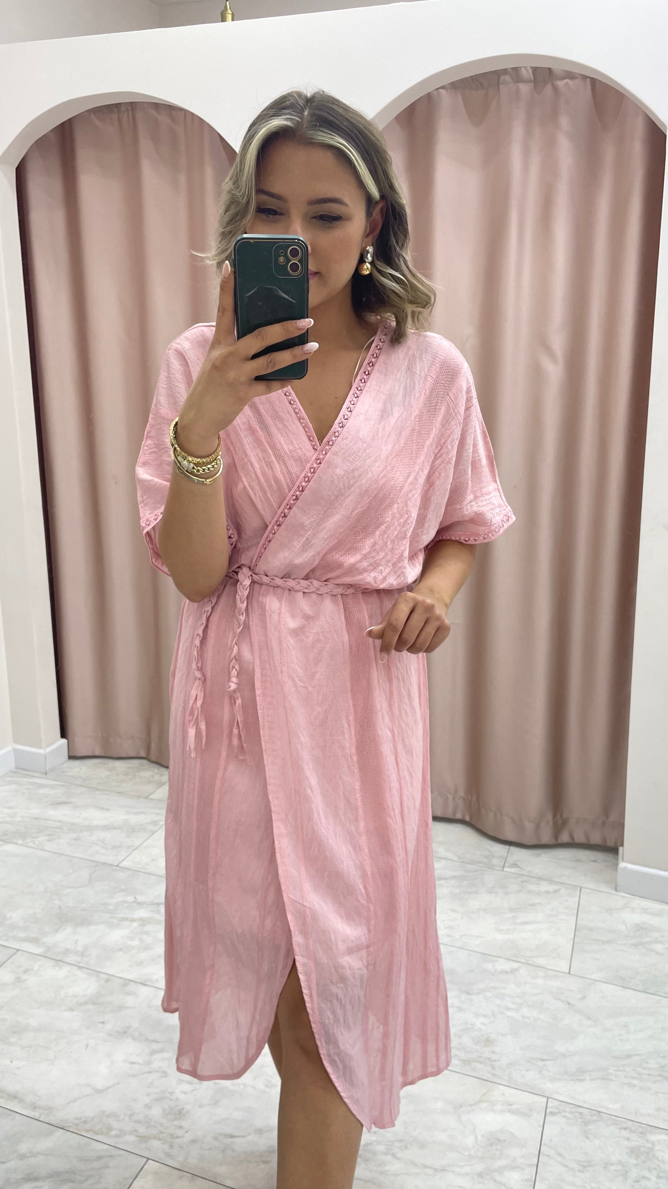 Pembe Elbise