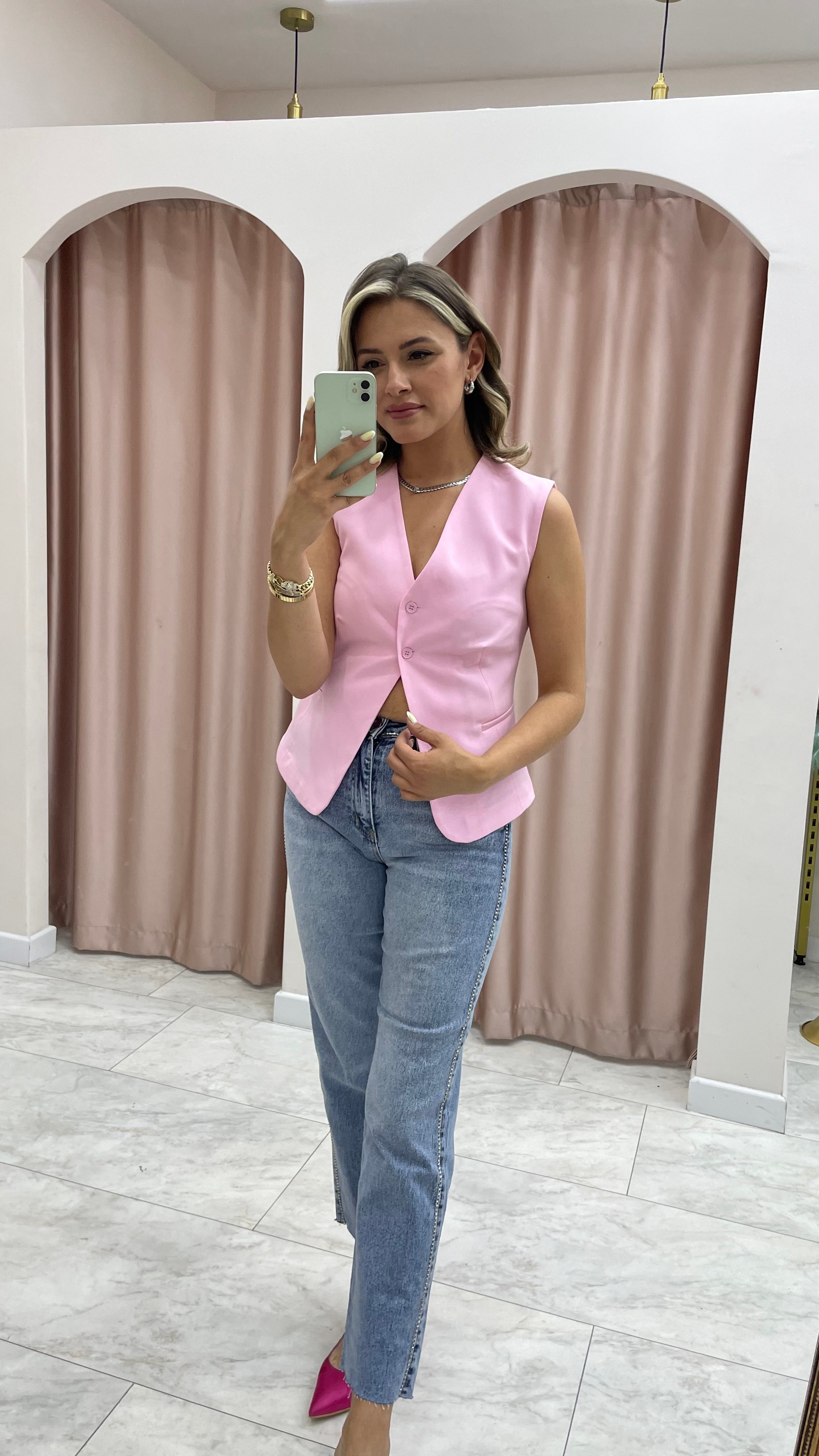 Pembe Yelek