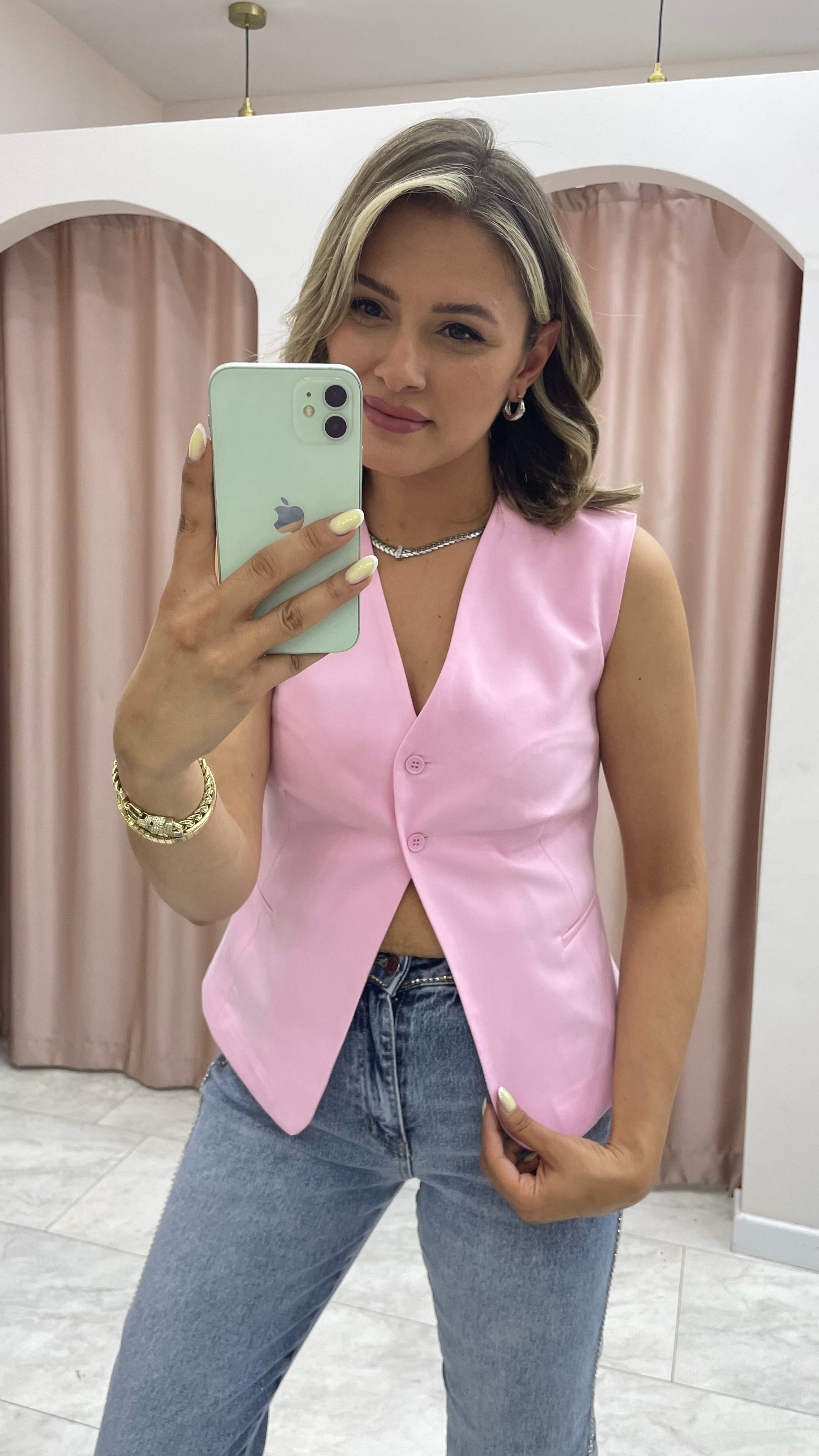 Pembe Yelek