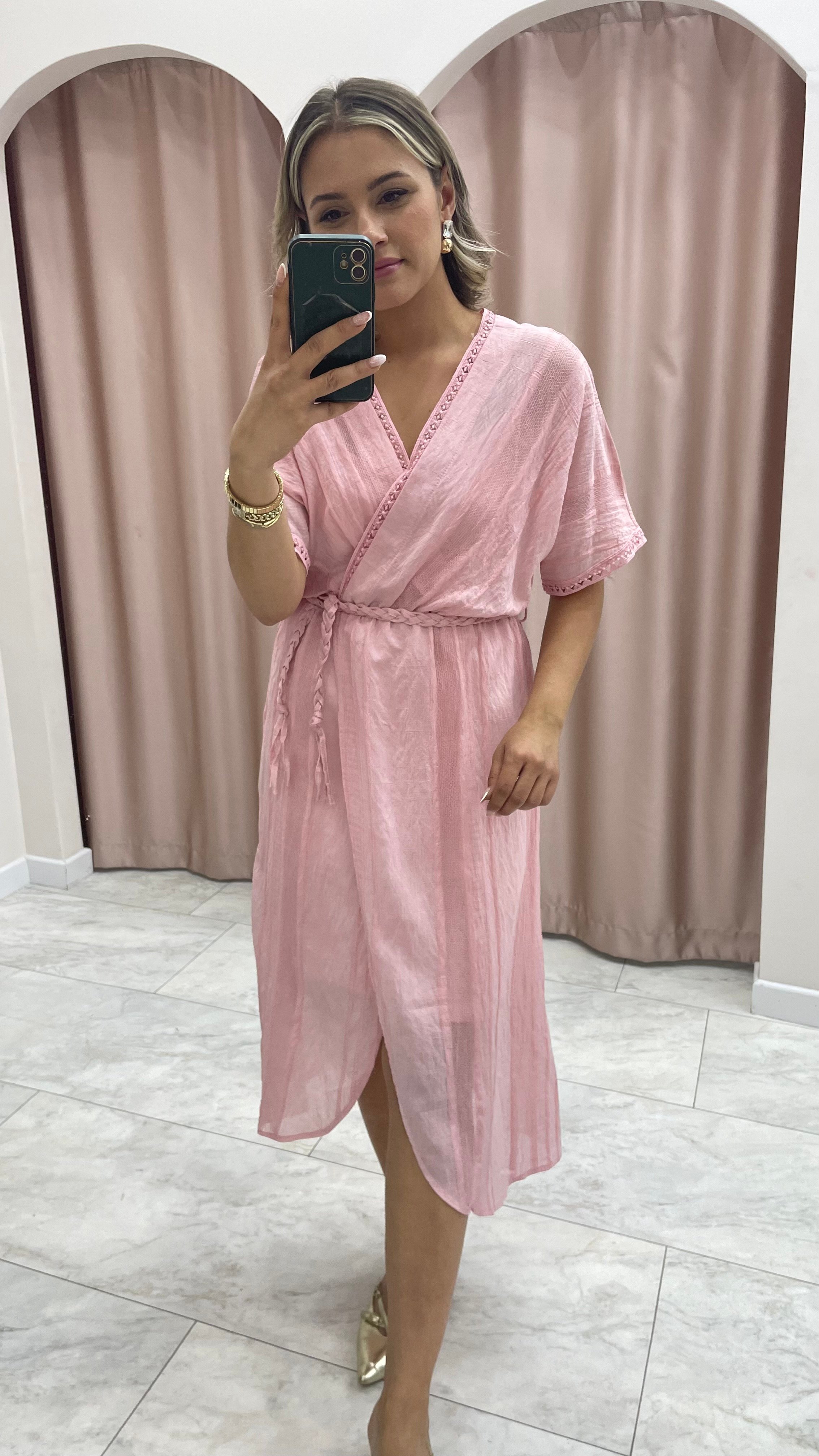 Pembe Elbise