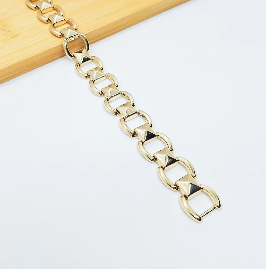 Gold Tasarım Kalın Bileklik