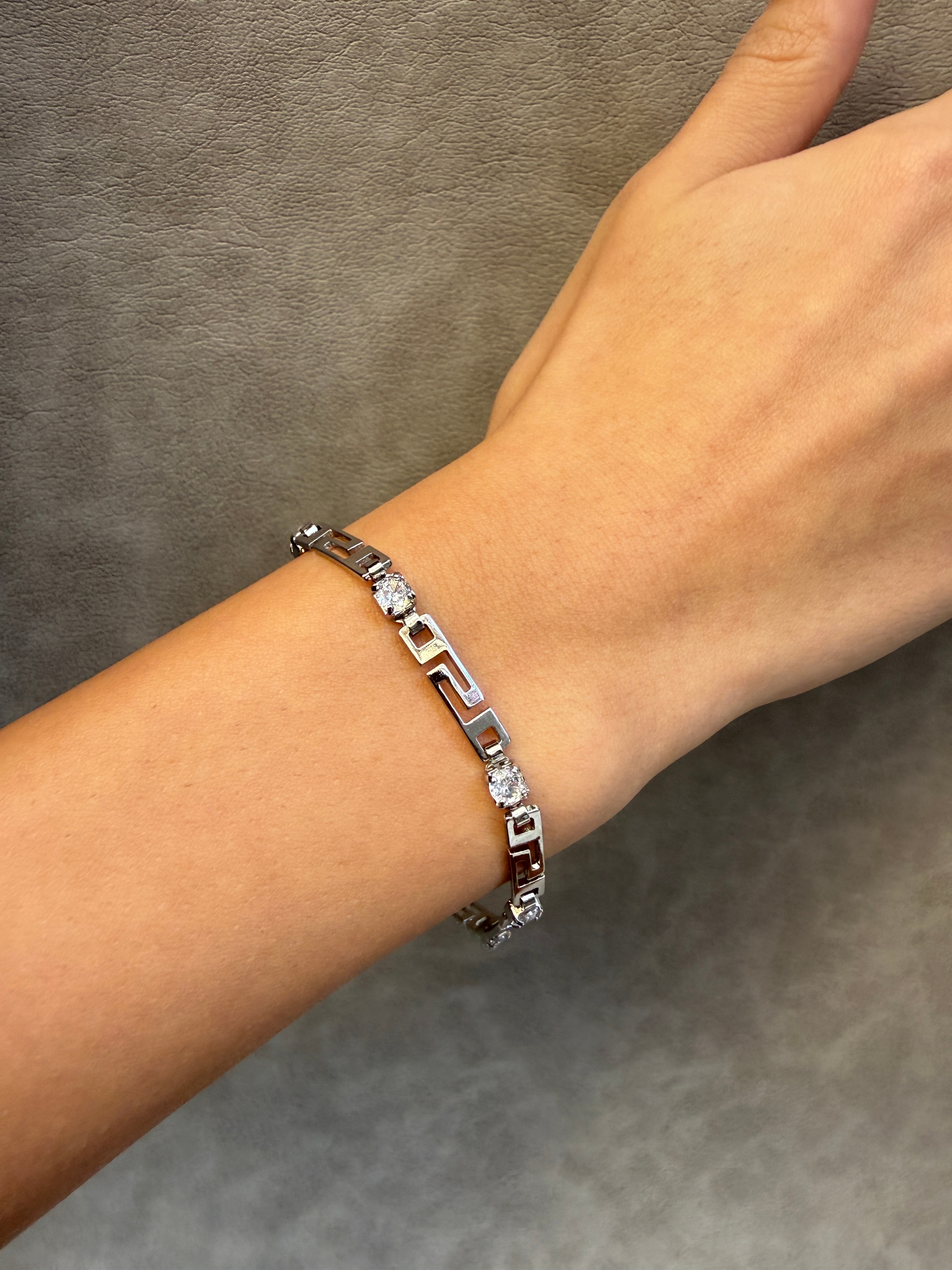 Zirkon Taşlı Modern Tasarım Bileklik