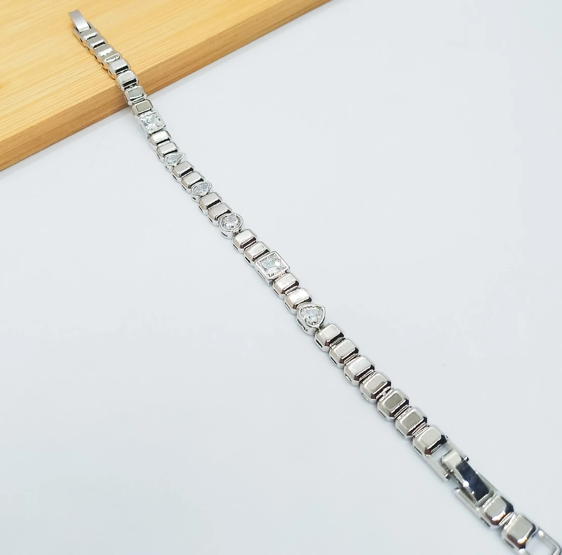 Damla Taşlı Tasarım Bileklik