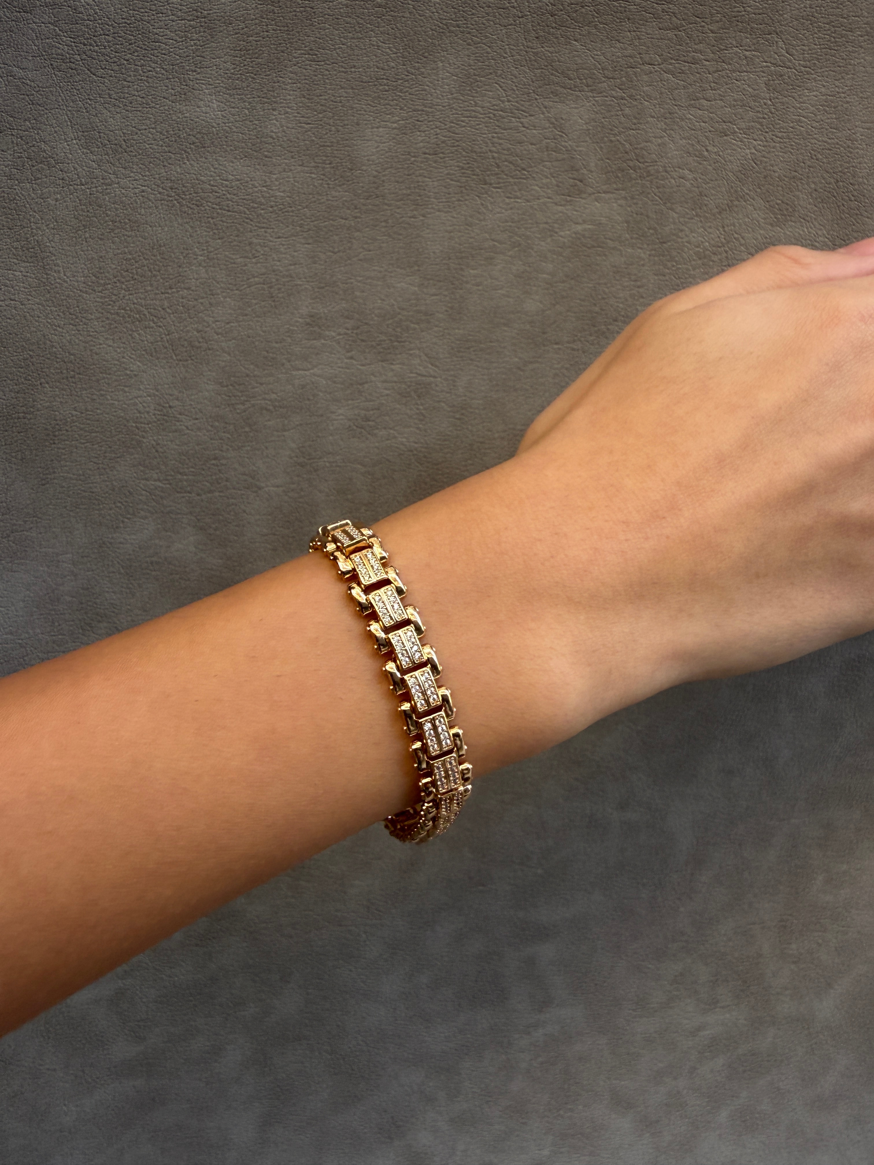 Zirkon Taşlı Caretta Bileklik