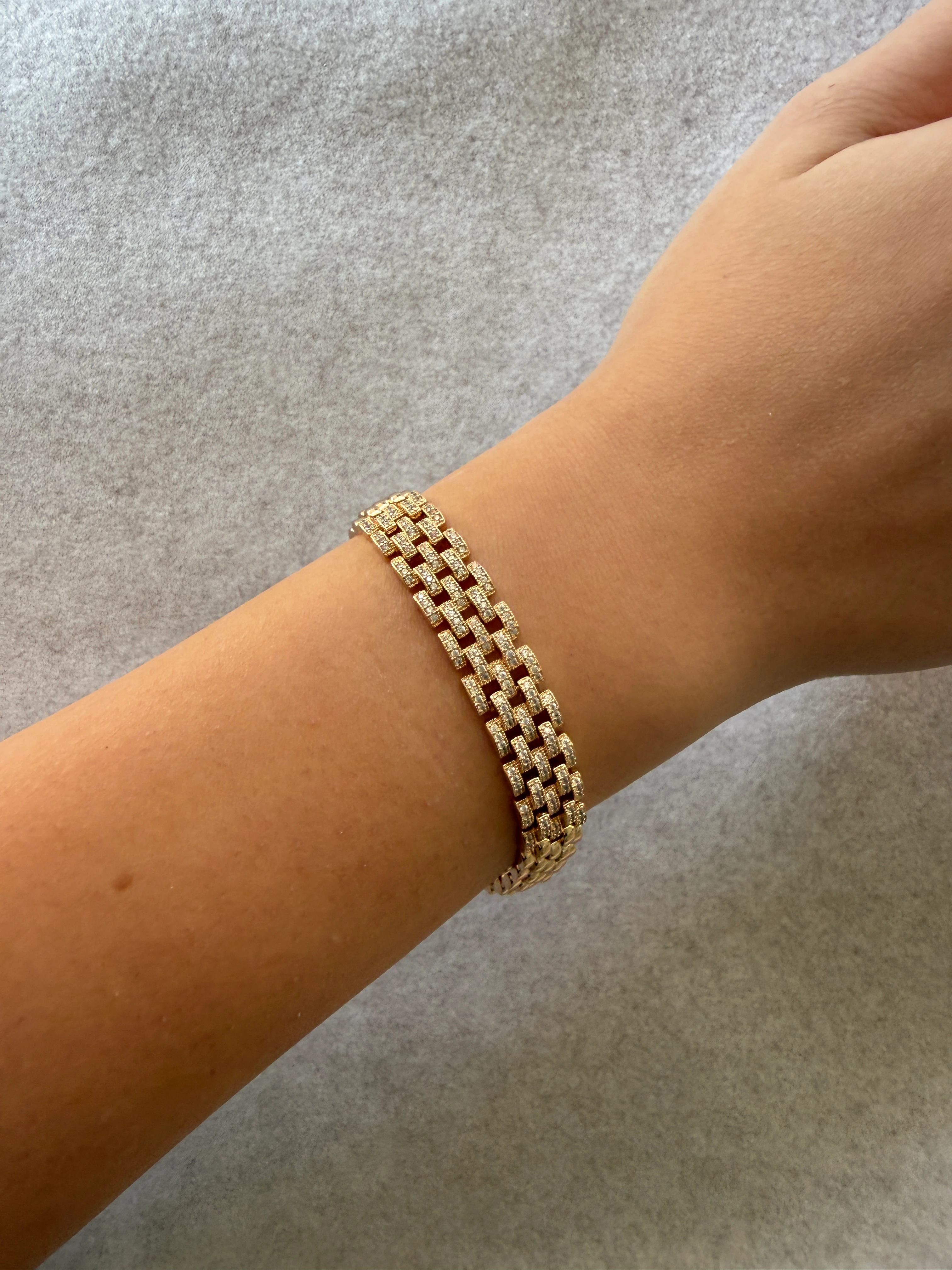 Zirkon Taşlı Dört Sıra Bileklik